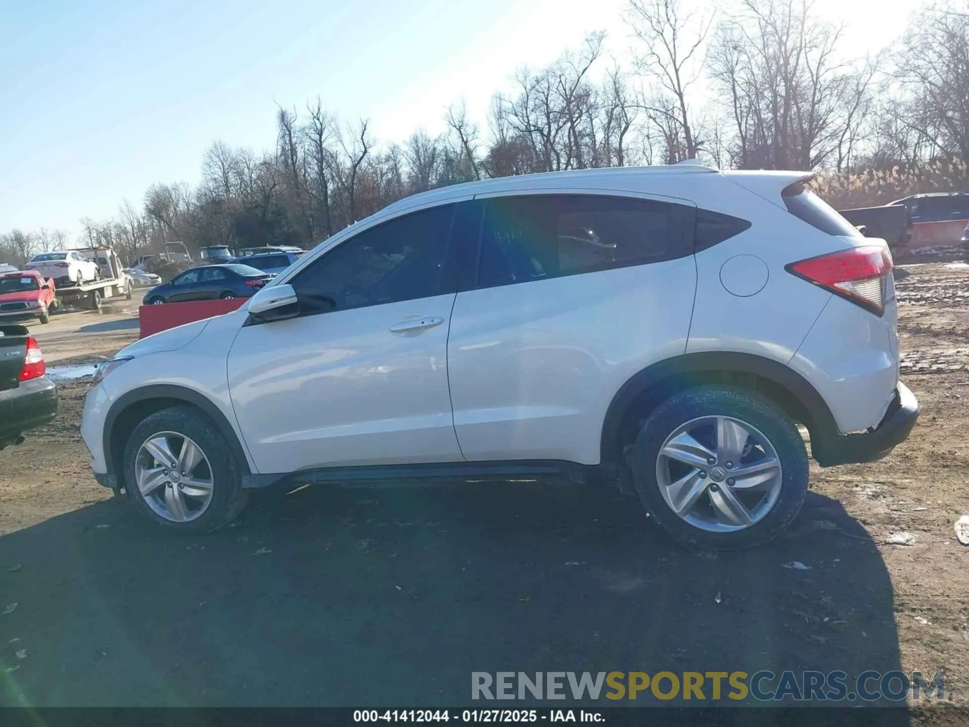 14 Photograph of a damaged car 3CZRU6H53KM732423 HONDA HR-V 2019
