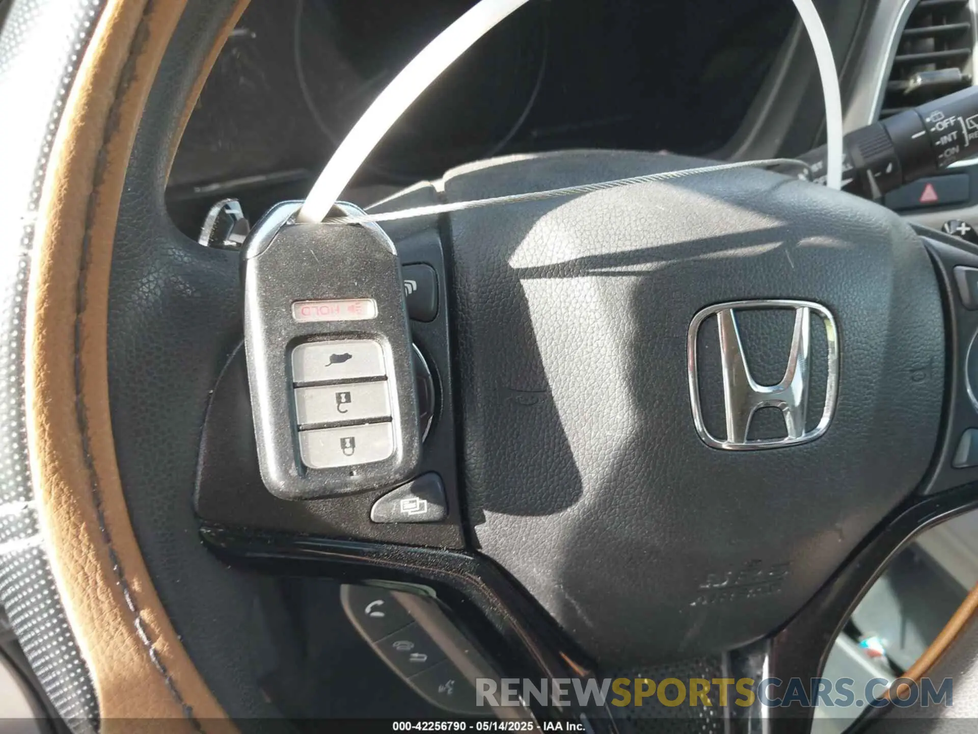 11 Photograph of a damaged car 3CZRU6H53KM733846 HONDA HR-V 2019