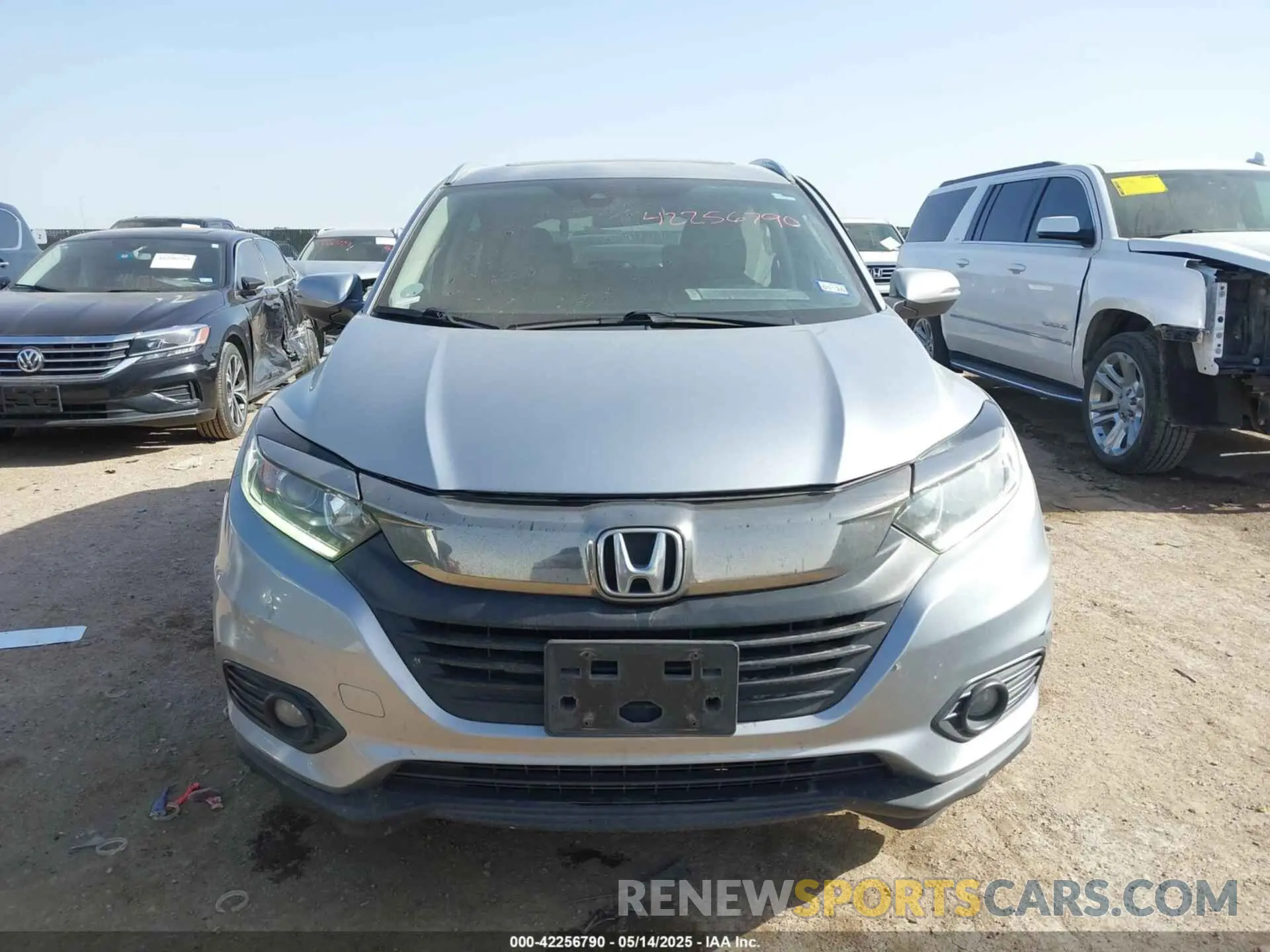 12 Photograph of a damaged car 3CZRU6H53KM733846 HONDA HR-V 2019