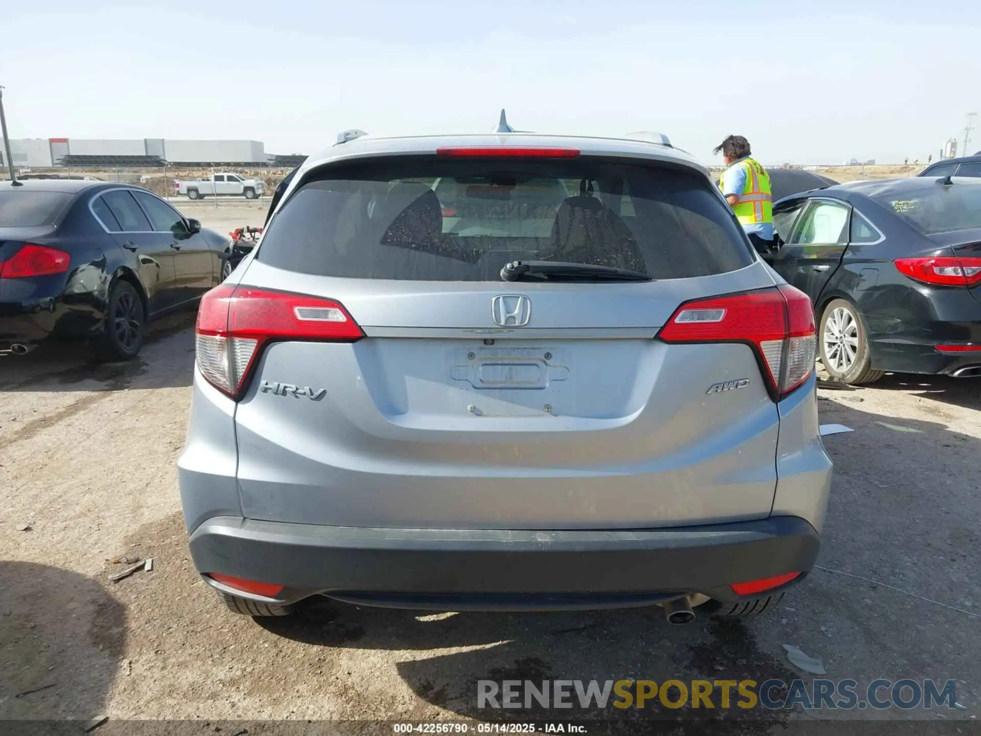 16 Photograph of a damaged car 3CZRU6H53KM733846 HONDA HR-V 2019