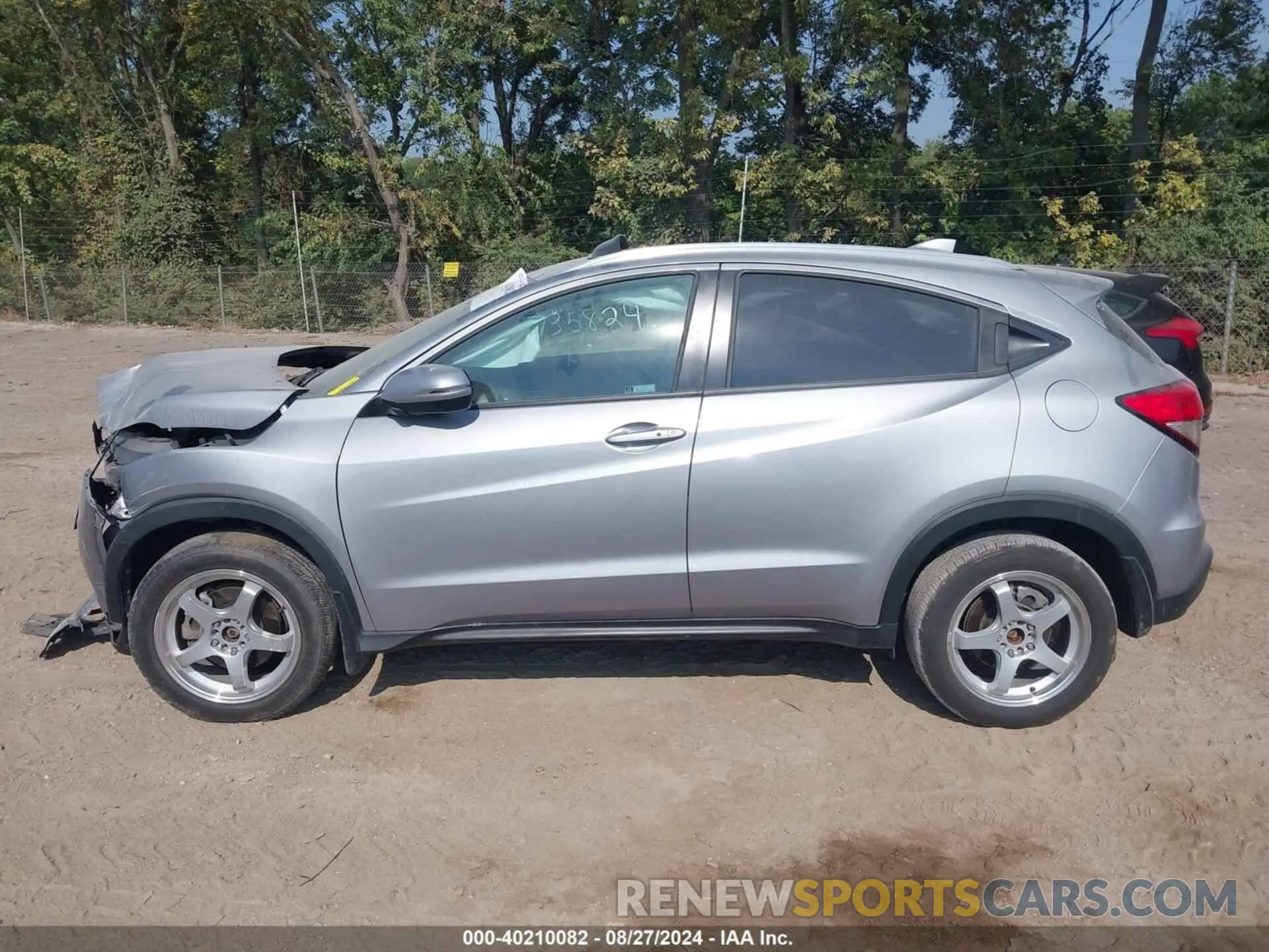 14 Photograph of a damaged car 3CZRU6H53KM735824 HONDA HR-V 2019