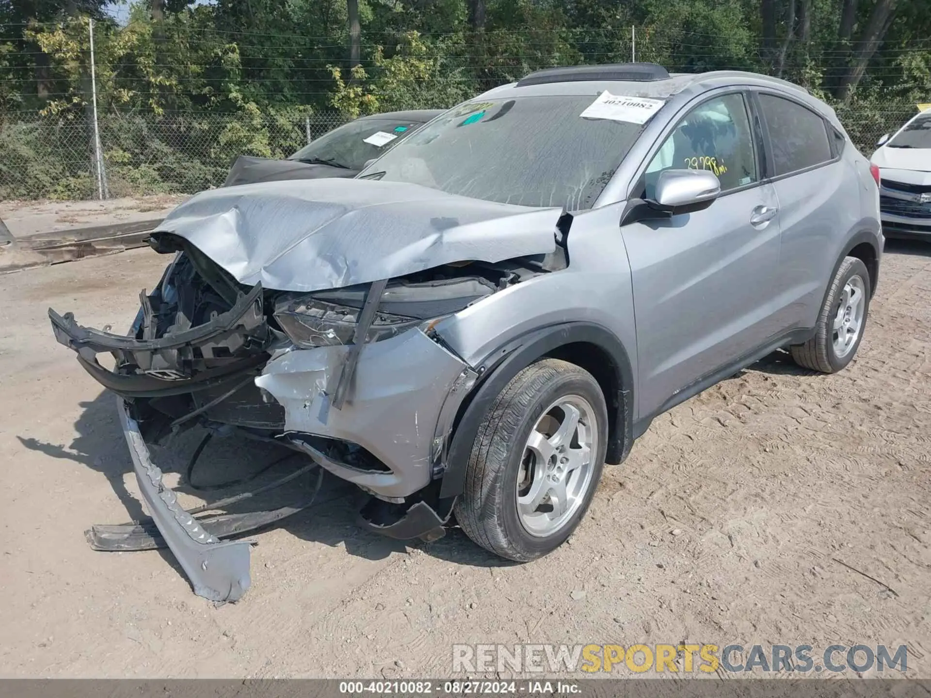17 Photograph of a damaged car 3CZRU6H53KM735824 HONDA HR-V 2019