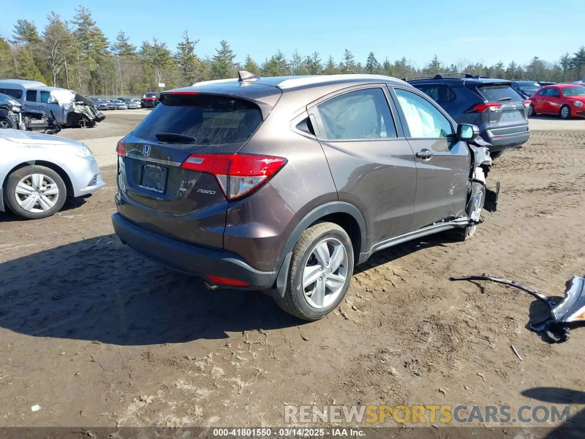 4 Photograph of a damaged car 3CZRU6H53KM736438 HONDA HR-V 2019