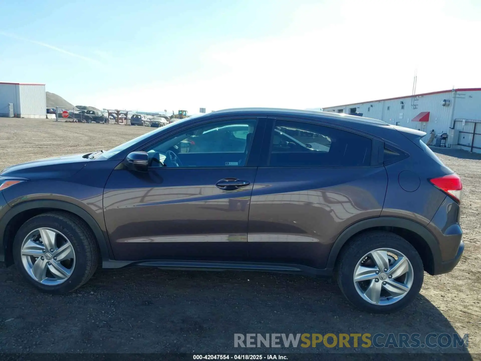14 Photograph of a damaged car 3CZRU6H53KM740327 HONDA HR-V 2019