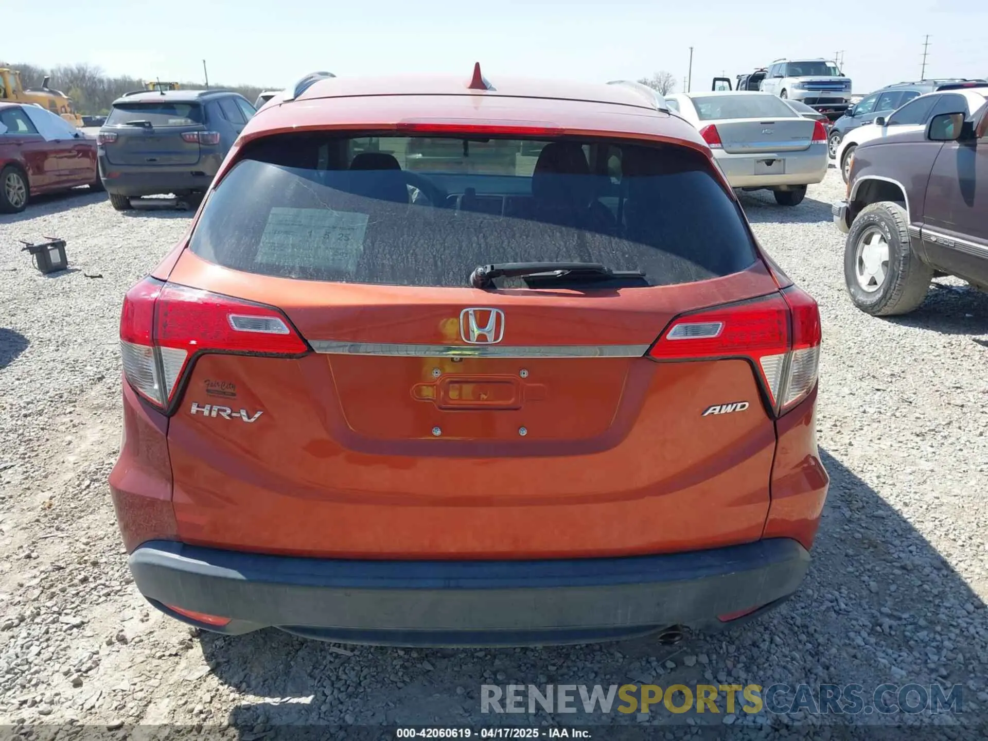16 Photograph of a damaged car 3CZRU6H54KM702962 HONDA HR-V 2019