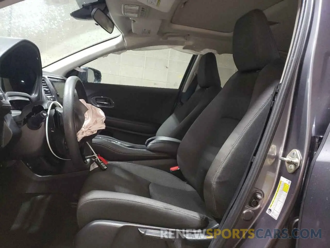 7 Photograph of a damaged car 3CZRU6H54KM717249 HONDA HR-V 2019