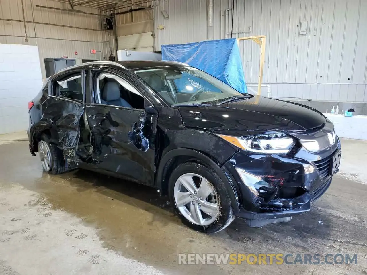 4 Photograph of a damaged car 3CZRU6H54KM724864 HONDA HR-V 2019