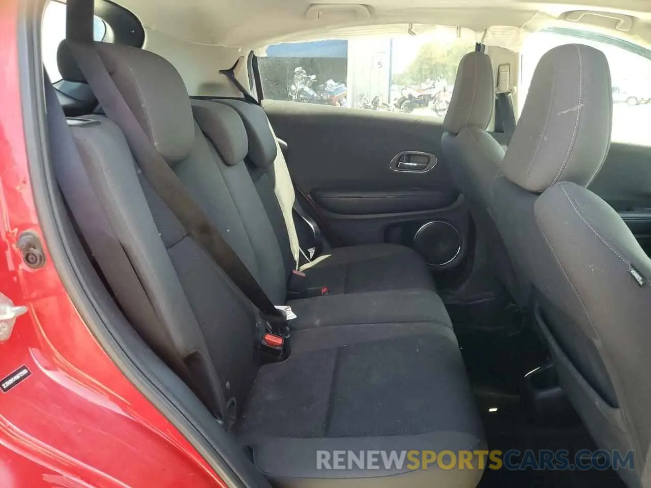 11 Photograph of a damaged car 3CZRU6H54KM725996 HONDA HR-V 2019
