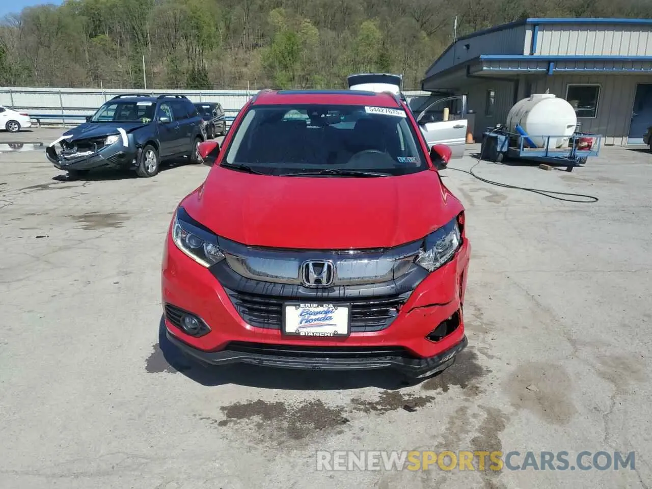 5 Photograph of a damaged car 3CZRU6H54KM725996 HONDA HR-V 2019