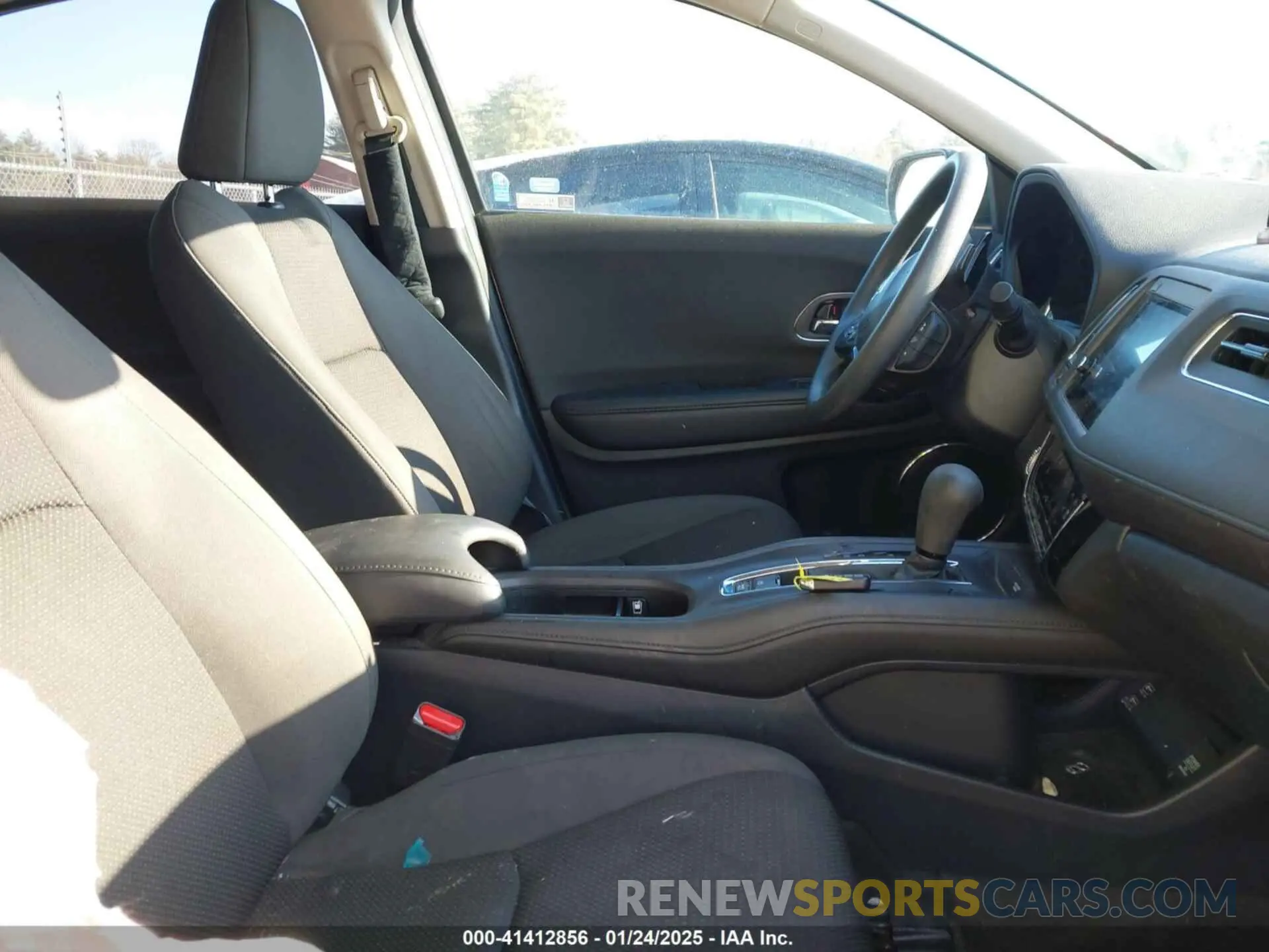 5 Photograph of a damaged car 3CZRU6H54KM737274 HONDA HR-V 2019