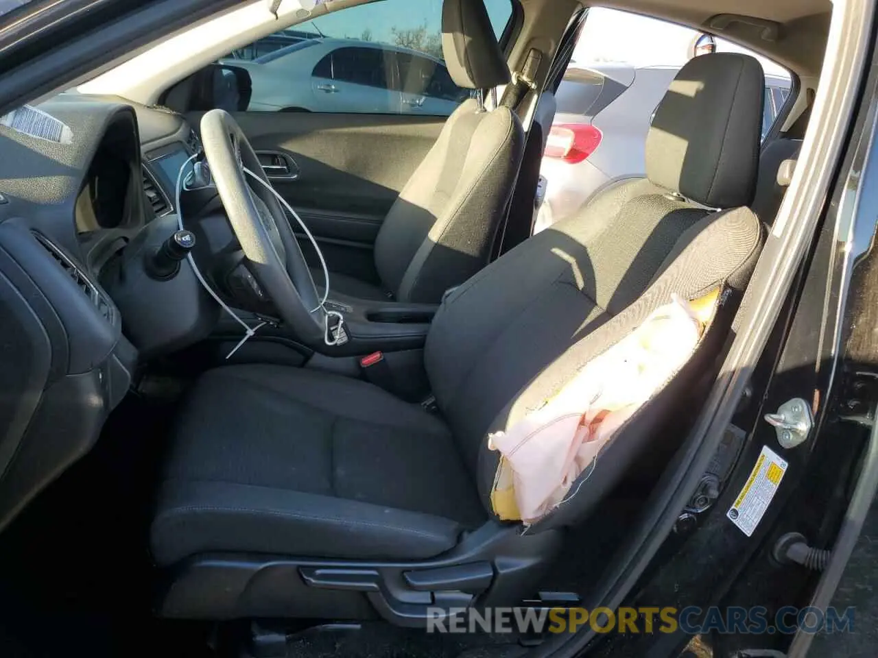 7 Photograph of a damaged car 3CZRU6H55KM709287 HONDA HR-V 2019
