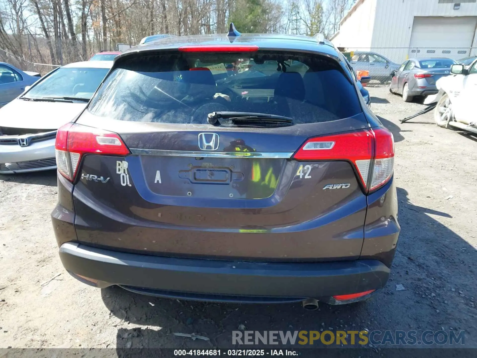 15 Photograph of a damaged car 3CZRU6H55KM721410 HONDA HR-V 2019