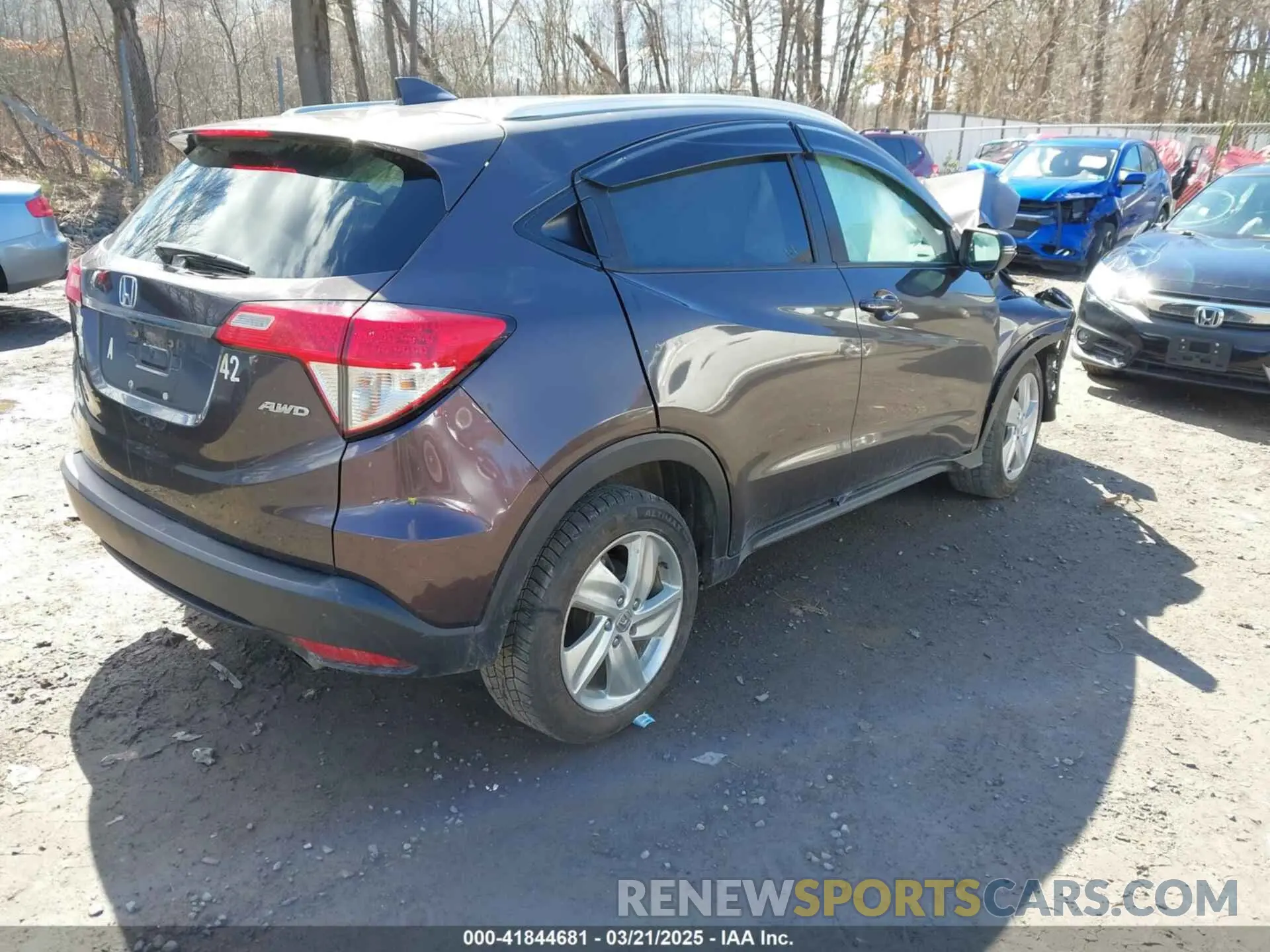 4 Photograph of a damaged car 3CZRU6H55KM721410 HONDA HR-V 2019