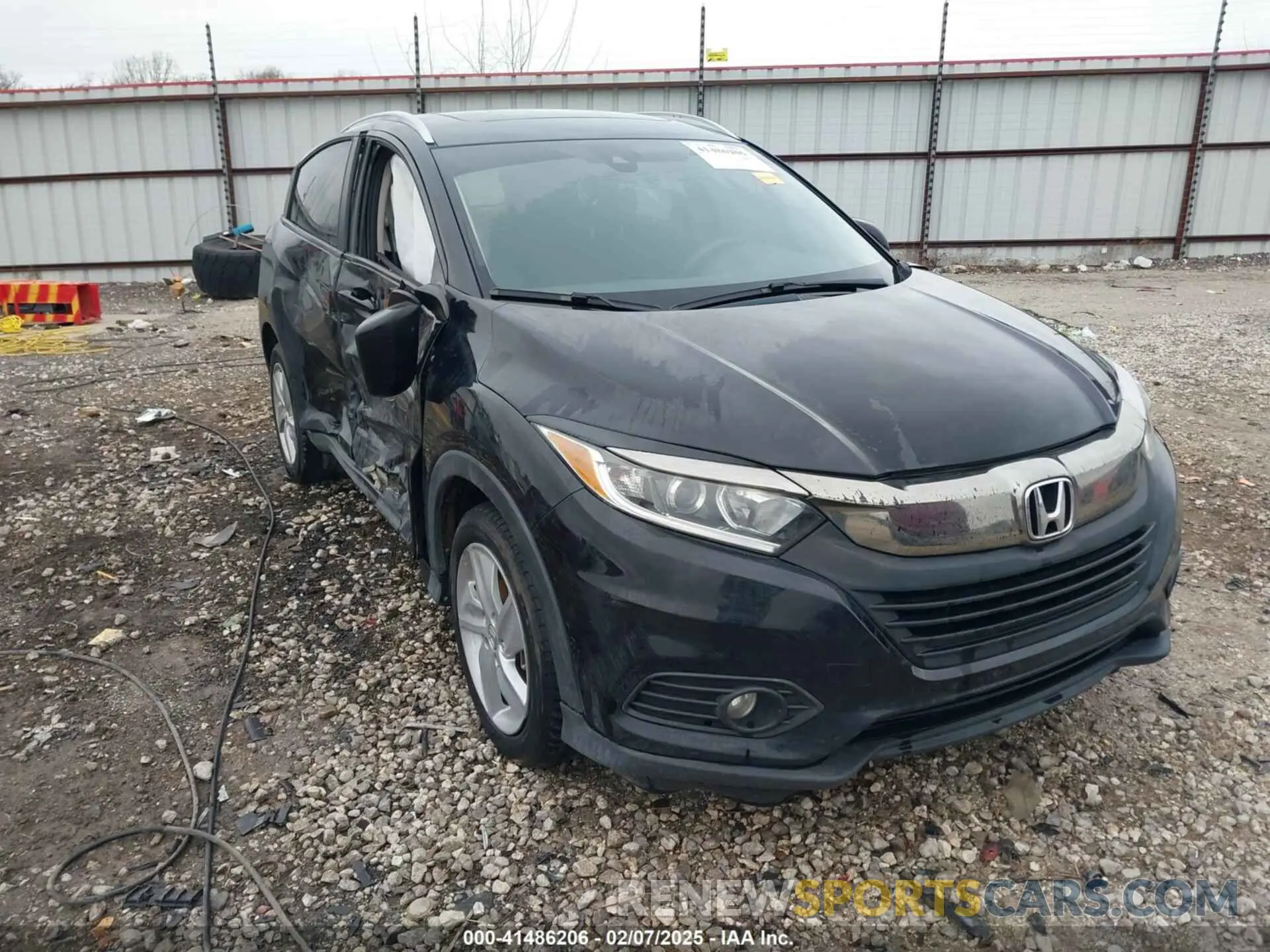 1 Photograph of a damaged car 3CZRU6H55KM722931 HONDA HR-V 2019