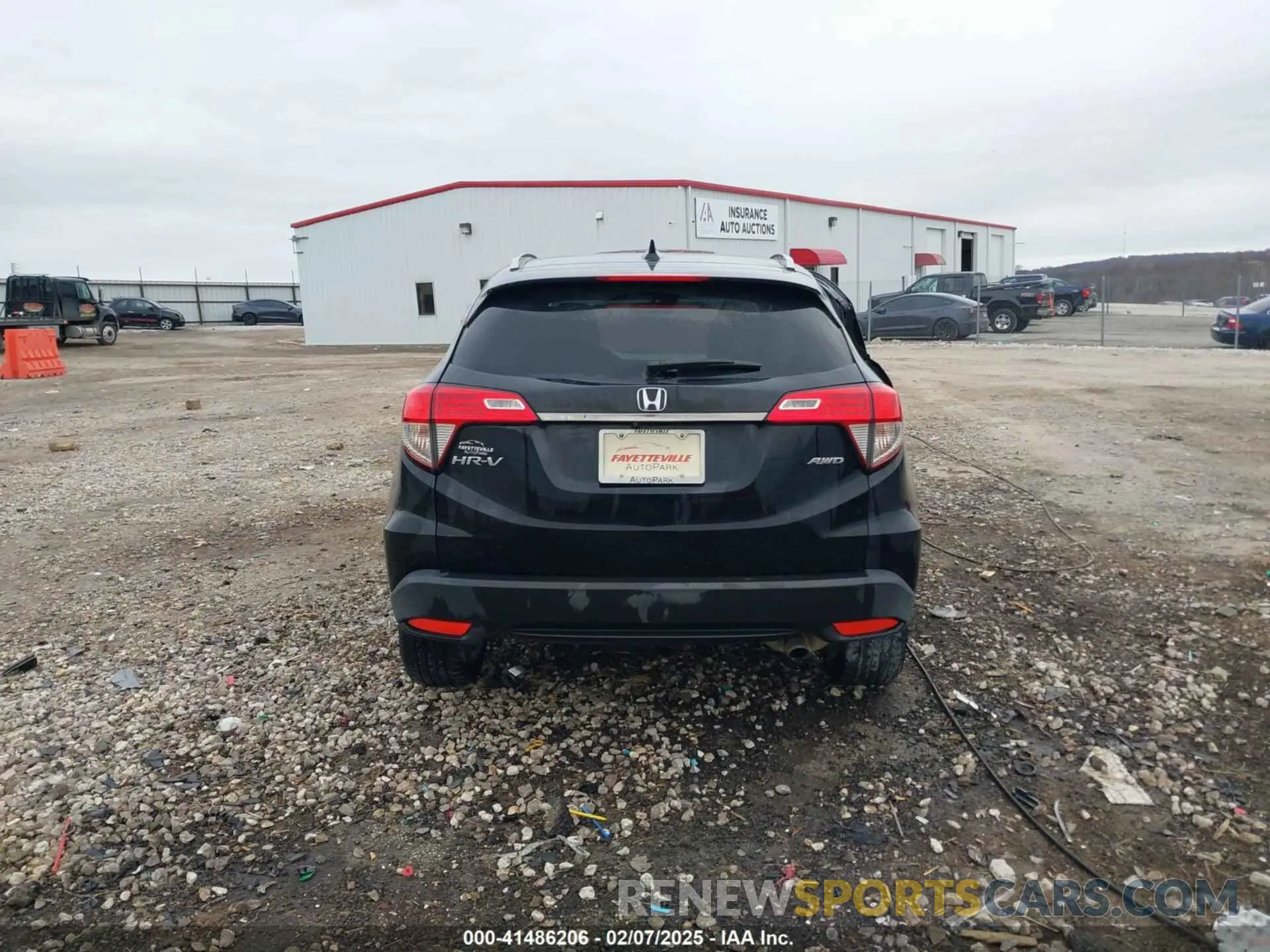 16 Photograph of a damaged car 3CZRU6H55KM722931 HONDA HR-V 2019