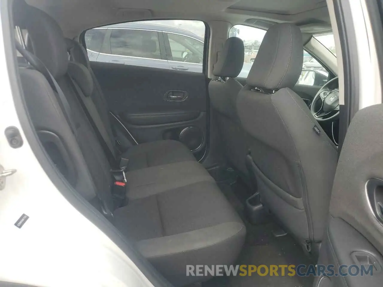 11 Photograph of a damaged car 3CZRU6H55KM731502 HONDA HR-V 2019
