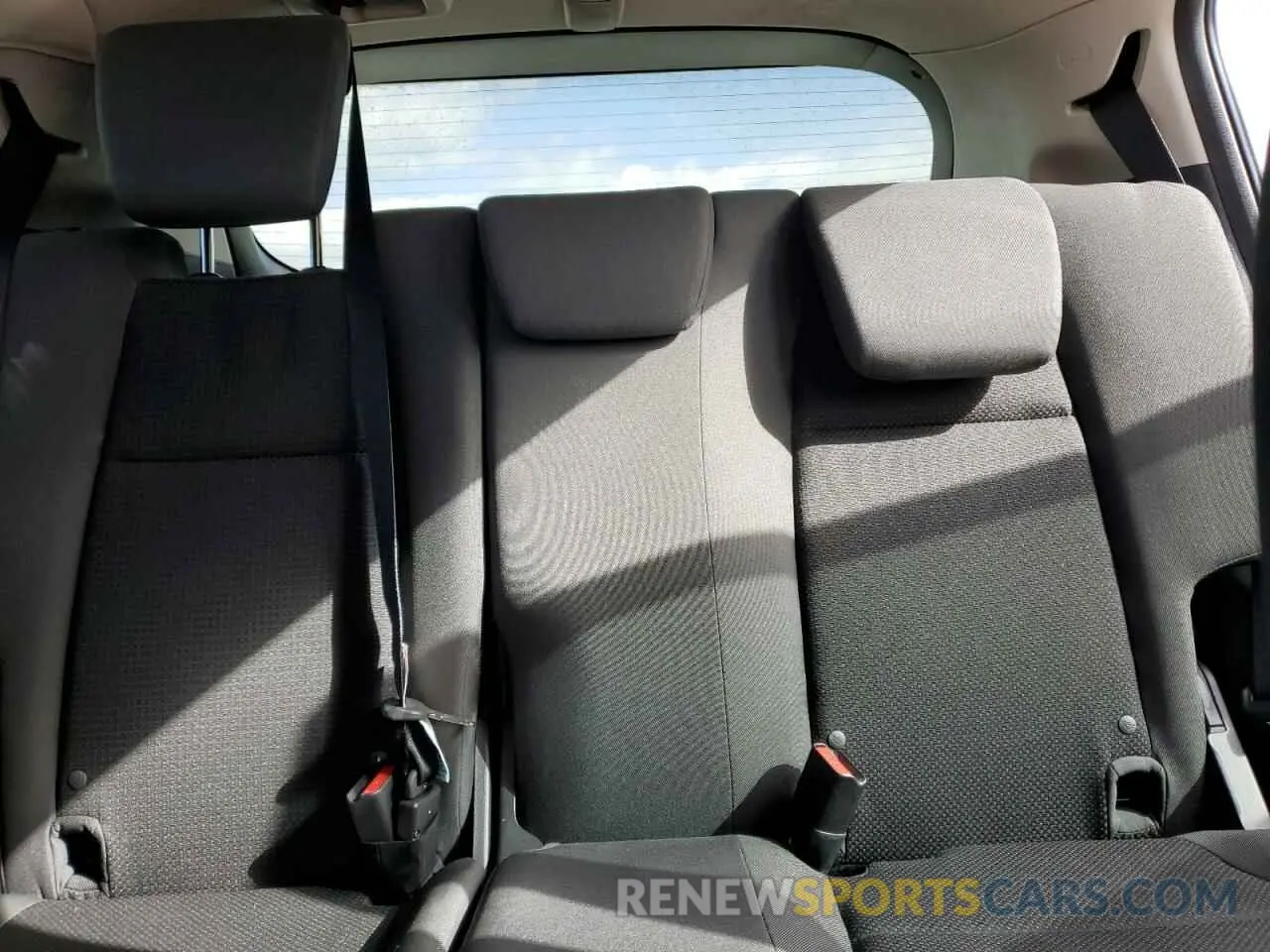 10 Photograph of a damaged car 3CZRU6H56KM709704 HONDA HR-V 2019
