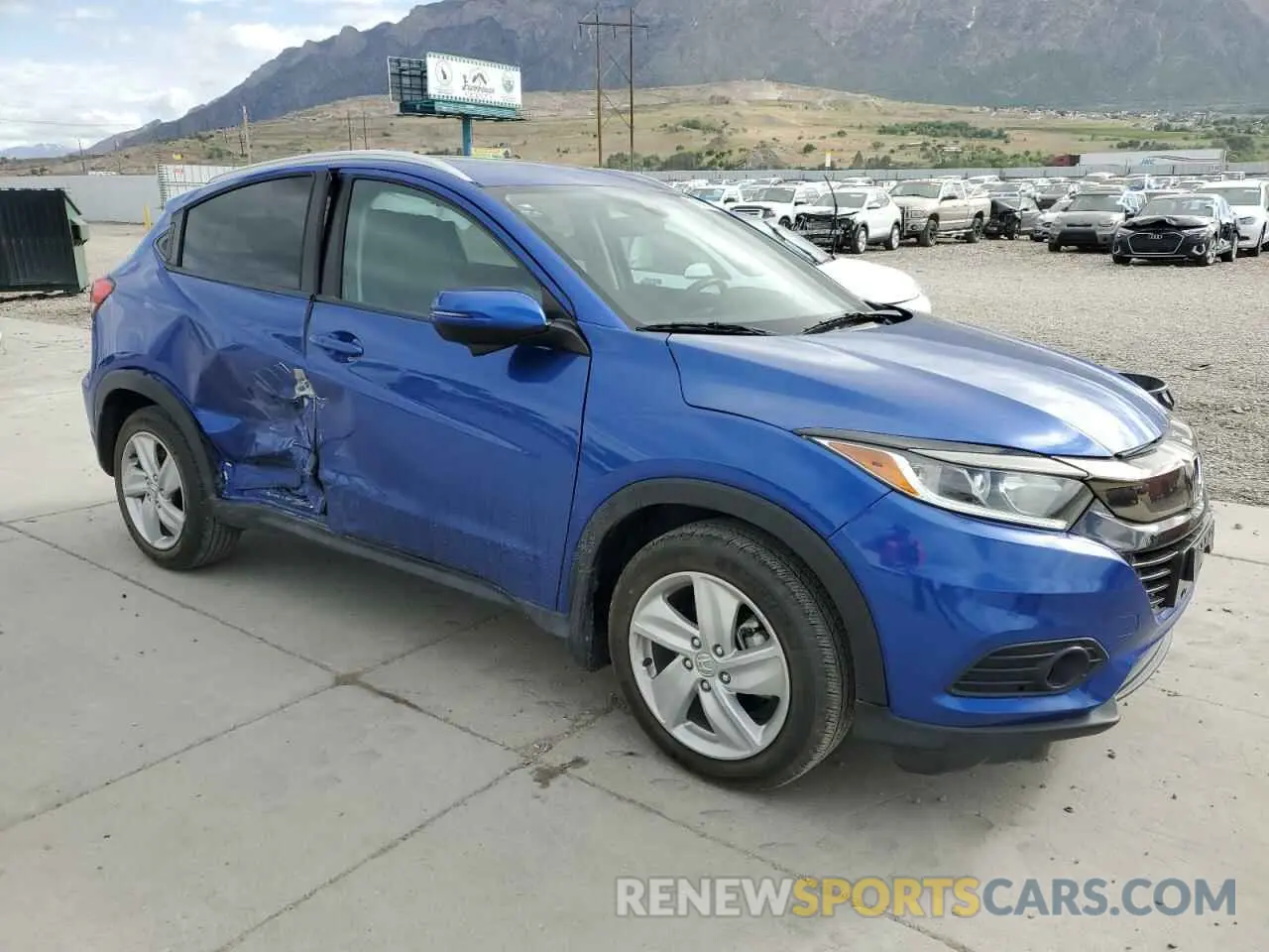 4 Photograph of a damaged car 3CZRU6H56KM709704 HONDA HR-V 2019