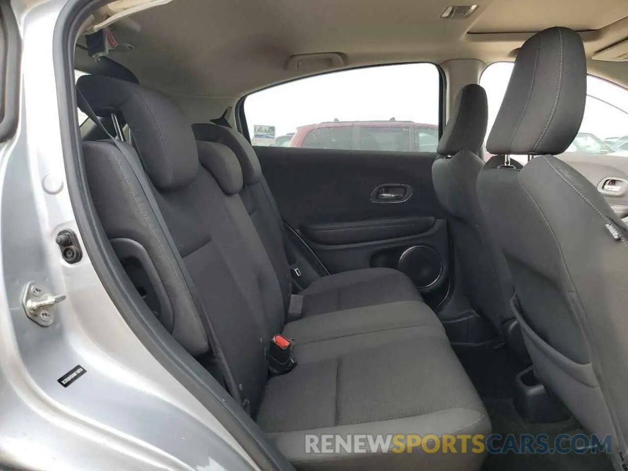 10 Photograph of a damaged car 3CZRU6H56KM718659 HONDA HR-V 2019