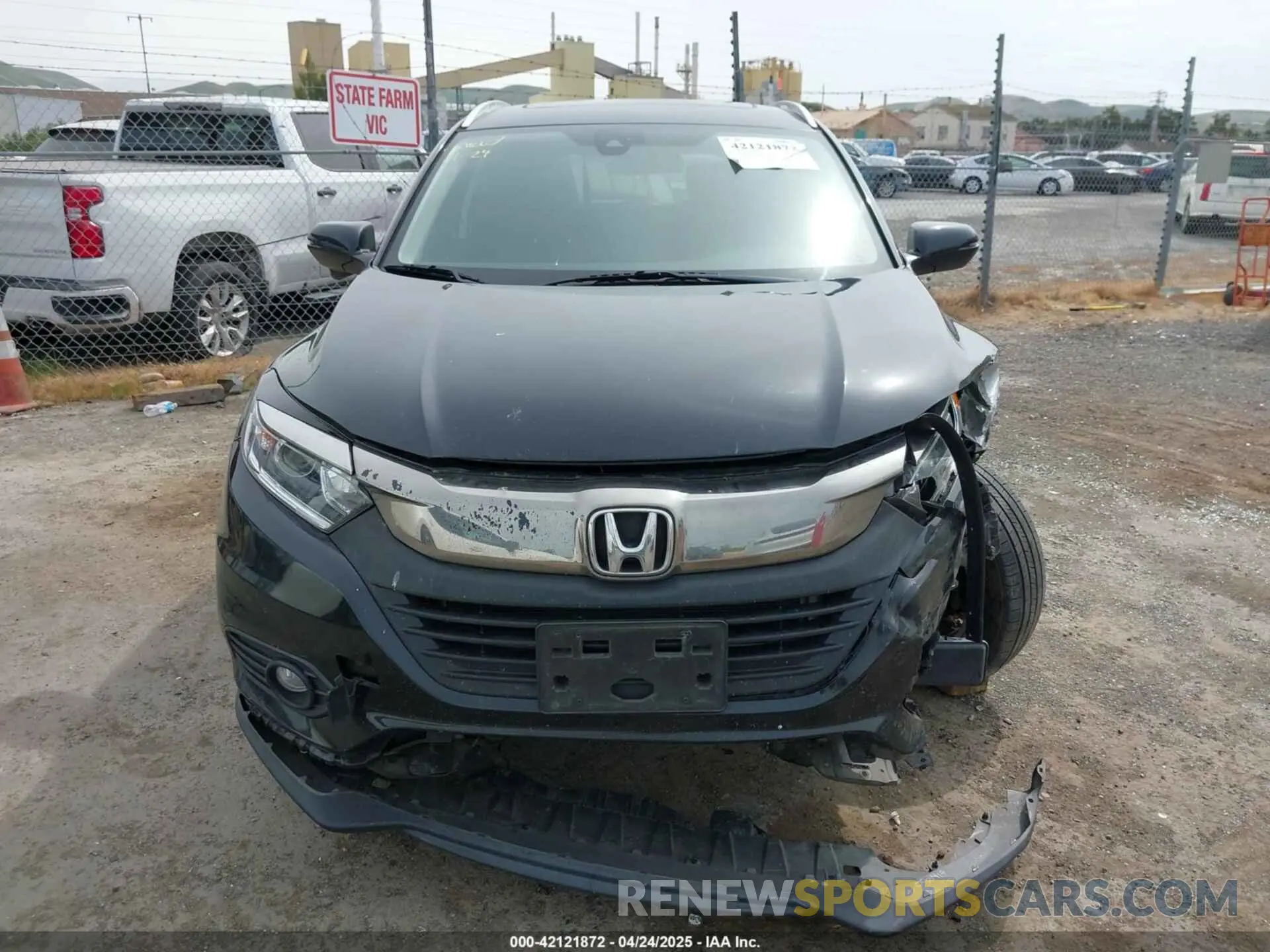 12 Photograph of a damaged car 3CZRU6H56KM719942 HONDA HR-V 2019