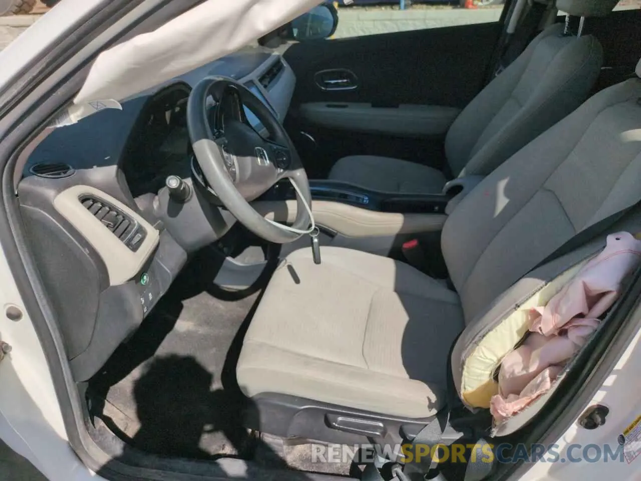 7 Photograph of a damaged car 3CZRU6H56KM721836 HONDA HR-V 2019