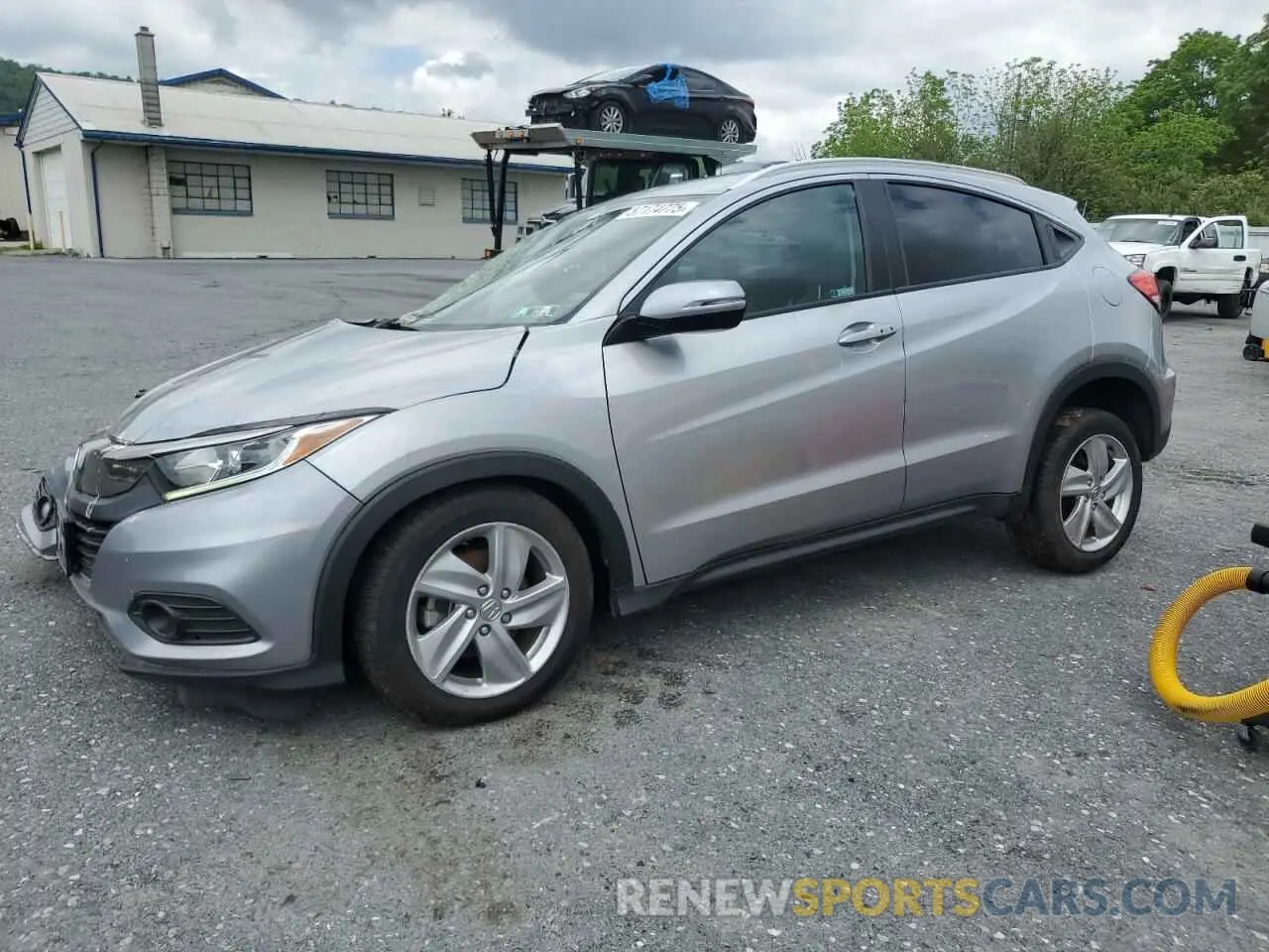1 Photograph of a damaged car 3CZRU6H56KM725269 HONDA HR-V 2019