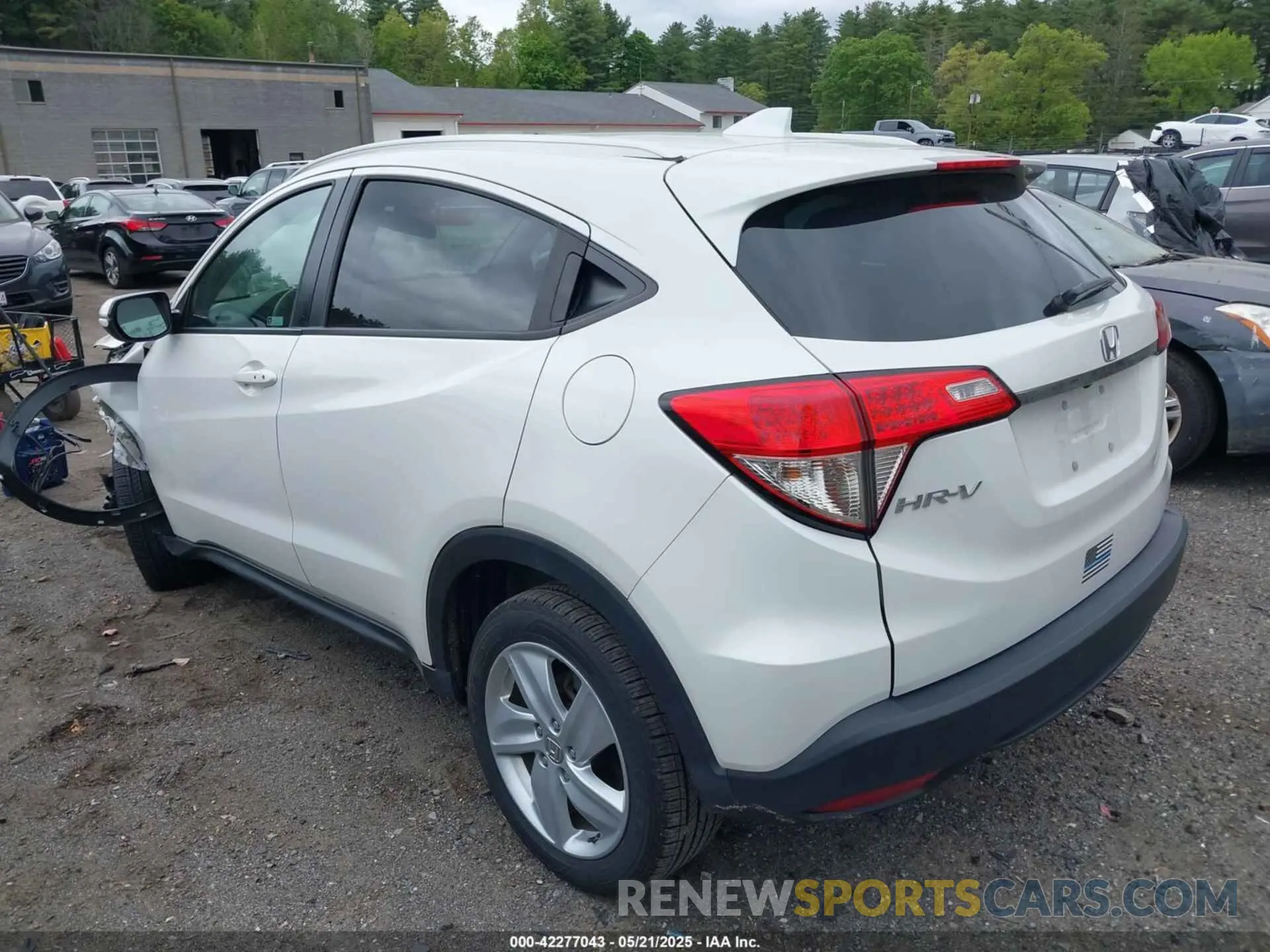 14 Photograph of a damaged car 3CZRU6H56KM727989 HONDA HR-V 2019