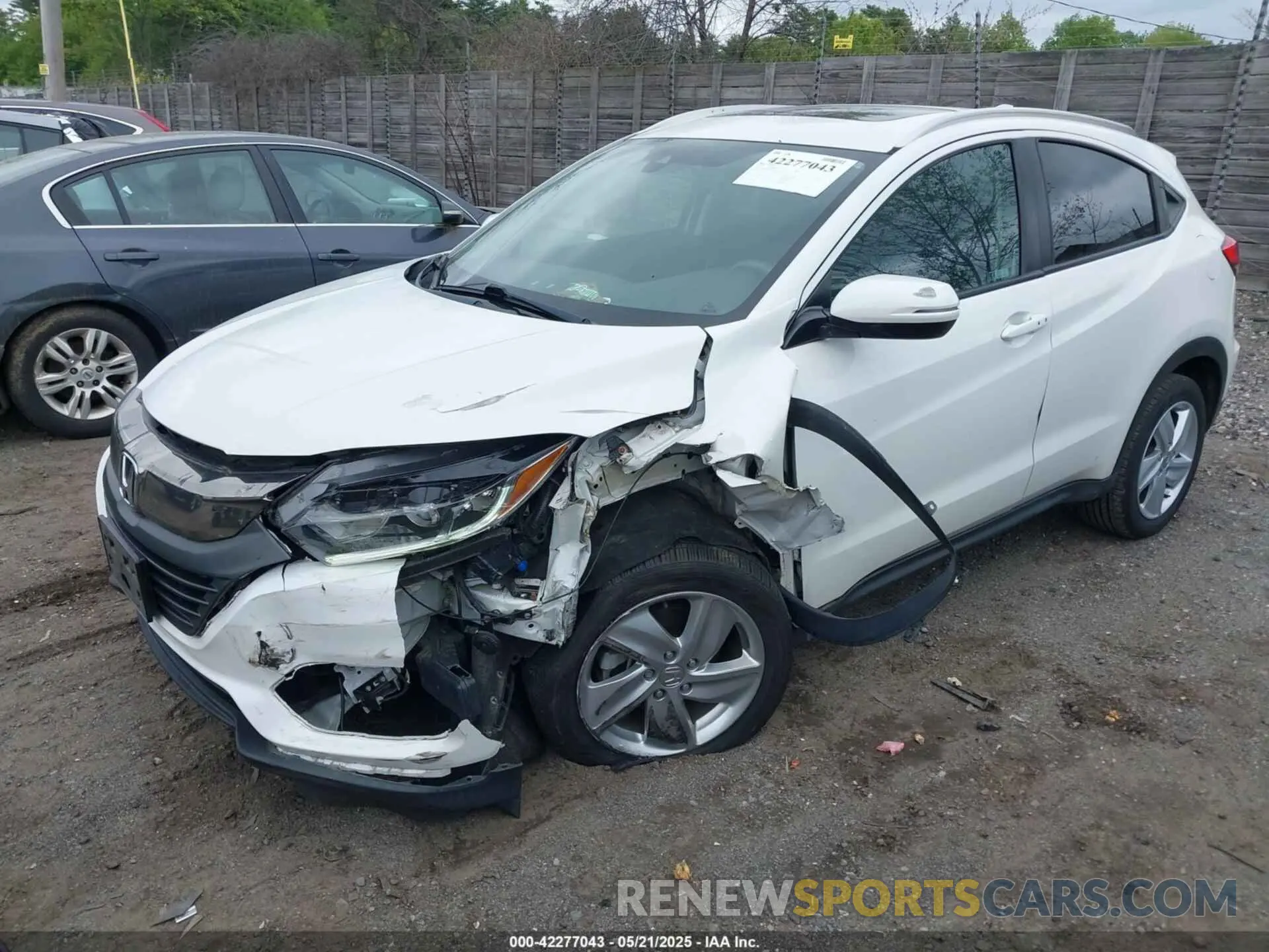 2 Photograph of a damaged car 3CZRU6H56KM727989 HONDA HR-V 2019