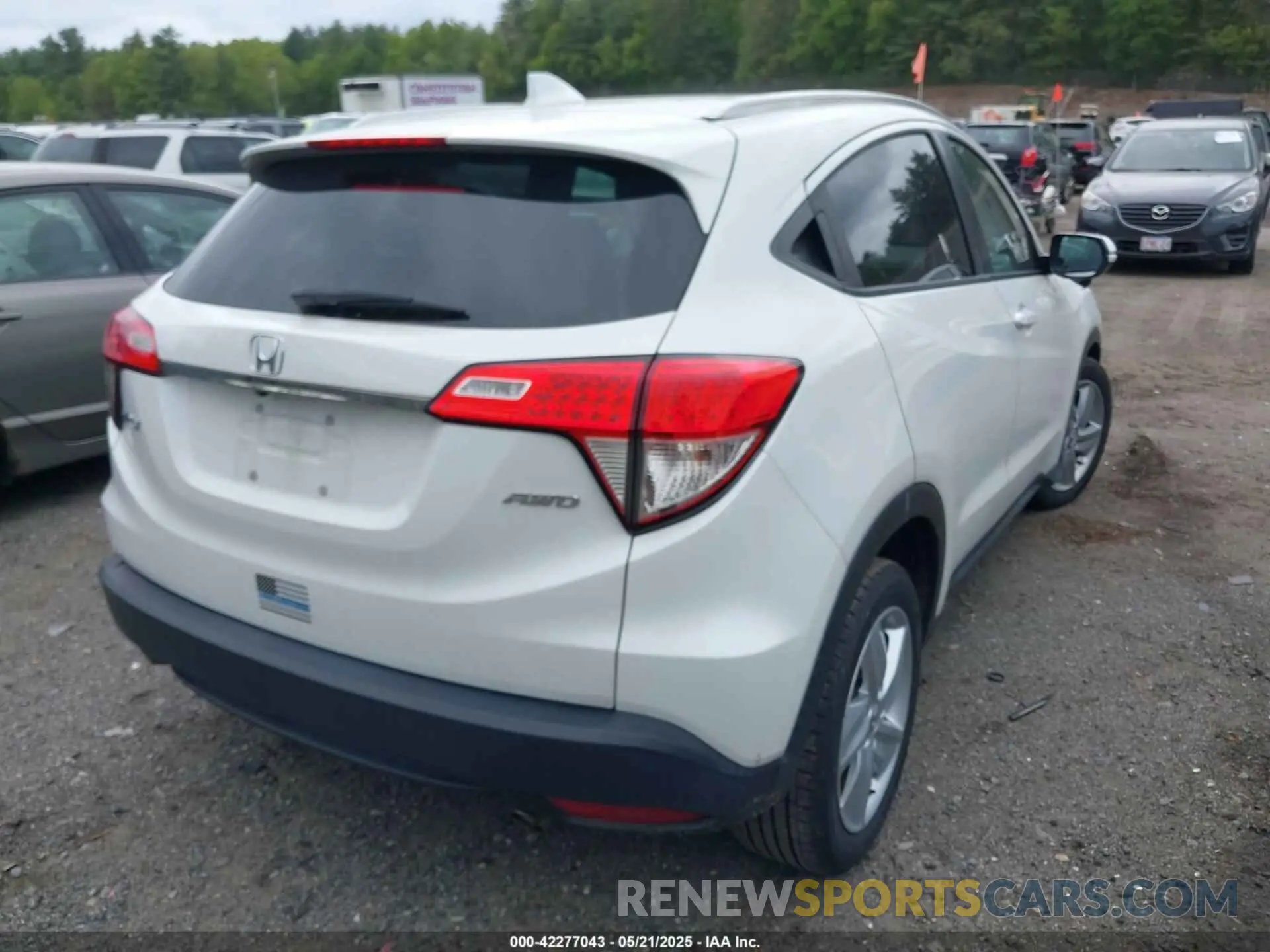 4 Photograph of a damaged car 3CZRU6H56KM727989 HONDA HR-V 2019