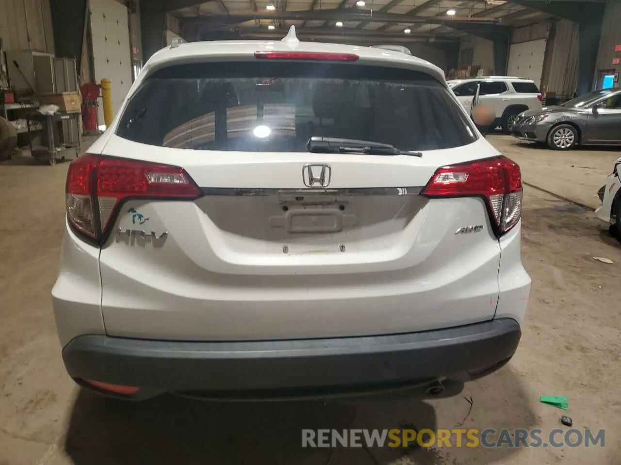 6 Photograph of a damaged car 3CZRU6H57KM716788 HONDA HR-V 2019