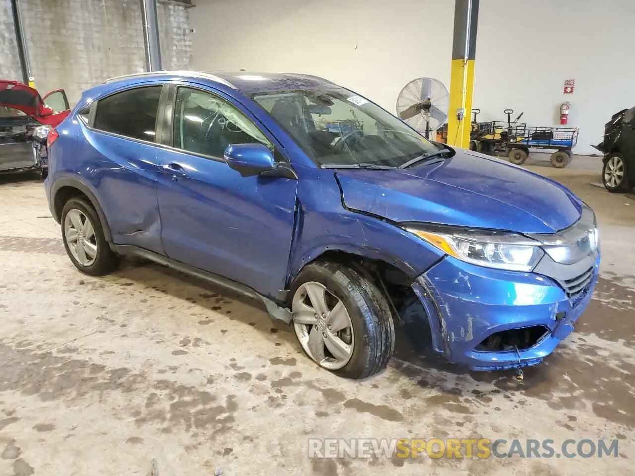 4 Photograph of a damaged car 3CZRU6H57KM720324 HONDA HR-V 2019