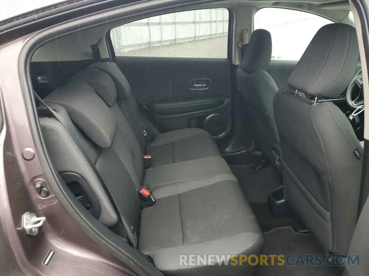 11 Photograph of a damaged car 3CZRU6H57KM722672 HONDA HR-V 2019
