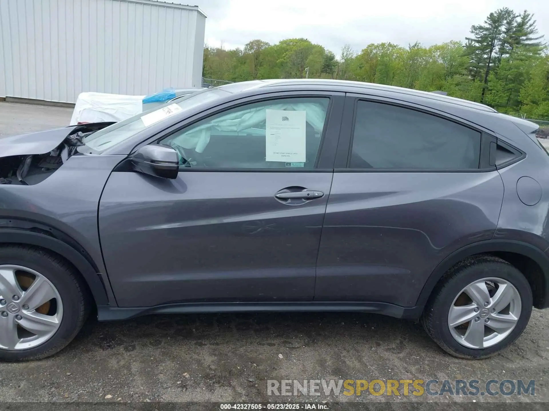 15 Photograph of a damaged car 3CZRU6H58KM709932 HONDA HR-V 2019