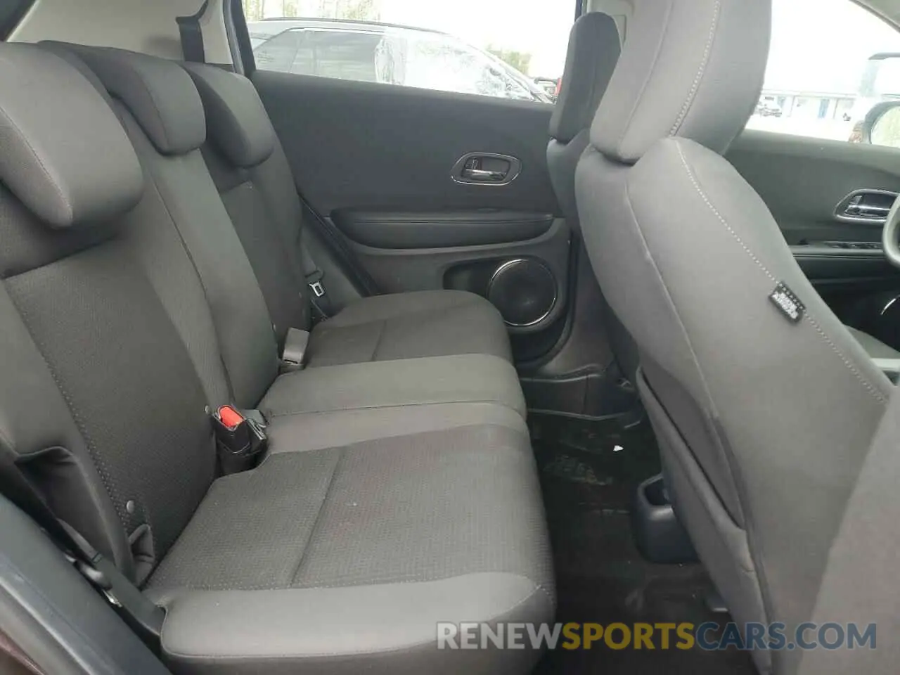 11 Photograph of a damaged car 3CZRU6H58KM714130 HONDA HR-V 2019
