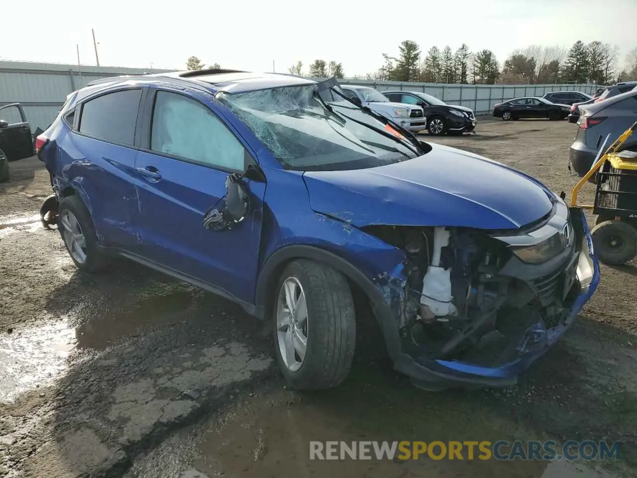 4 Photograph of a damaged car 3CZRU6H58KM724043 HONDA HR-V 2019