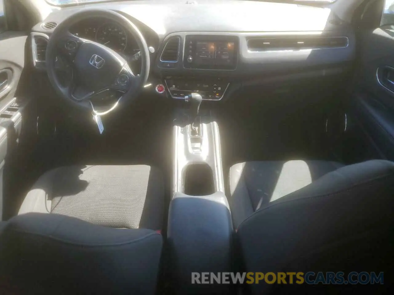 8 Photograph of a damaged car 3CZRU6H58KM728271 HONDA HR-V 2019
