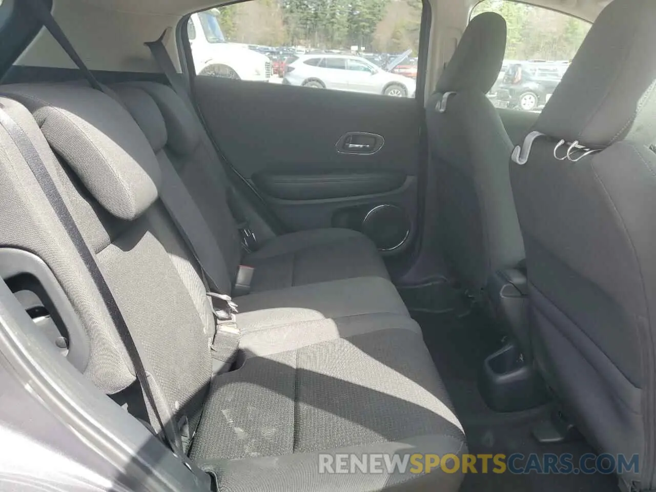 11 Photograph of a damaged car 3CZRU6H58KM741036 HONDA HR-V 2019