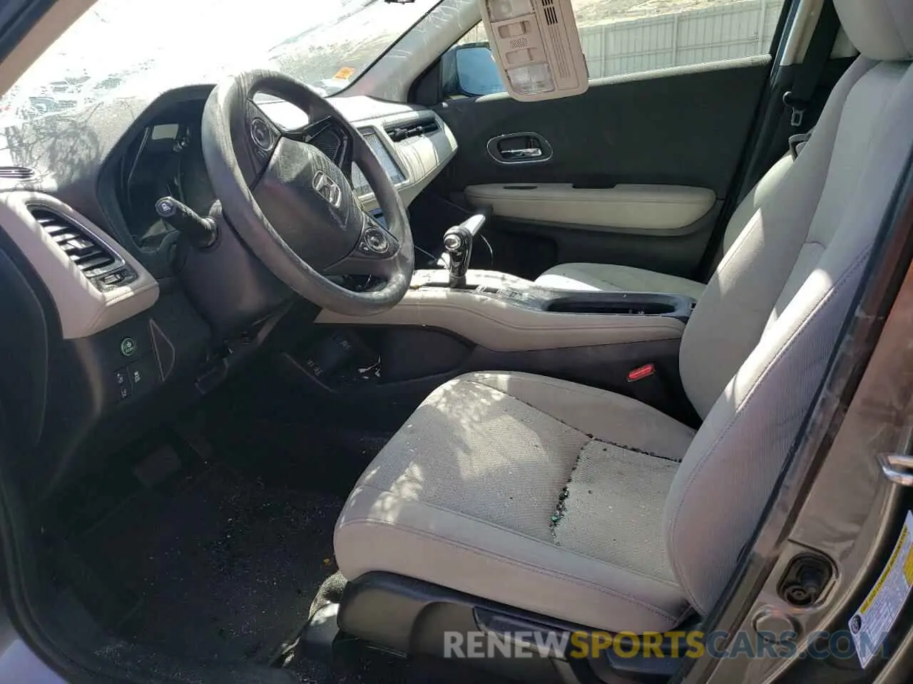 7 Photograph of a damaged car 3CZRU6H59KM703038 HONDA HR-V 2019