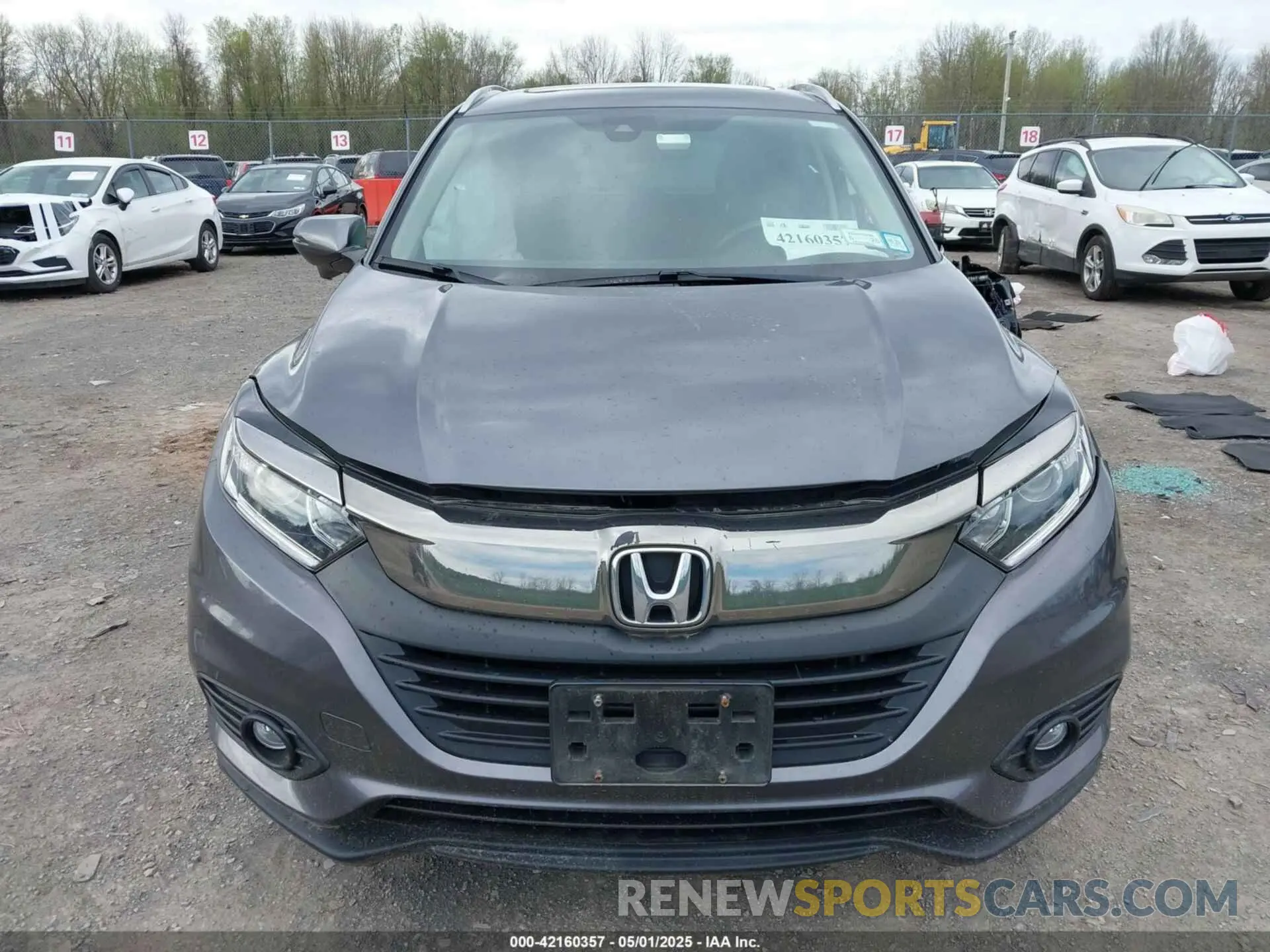 12 Photograph of a damaged car 3CZRU6H59KM719255 HONDA HR-V 2019
