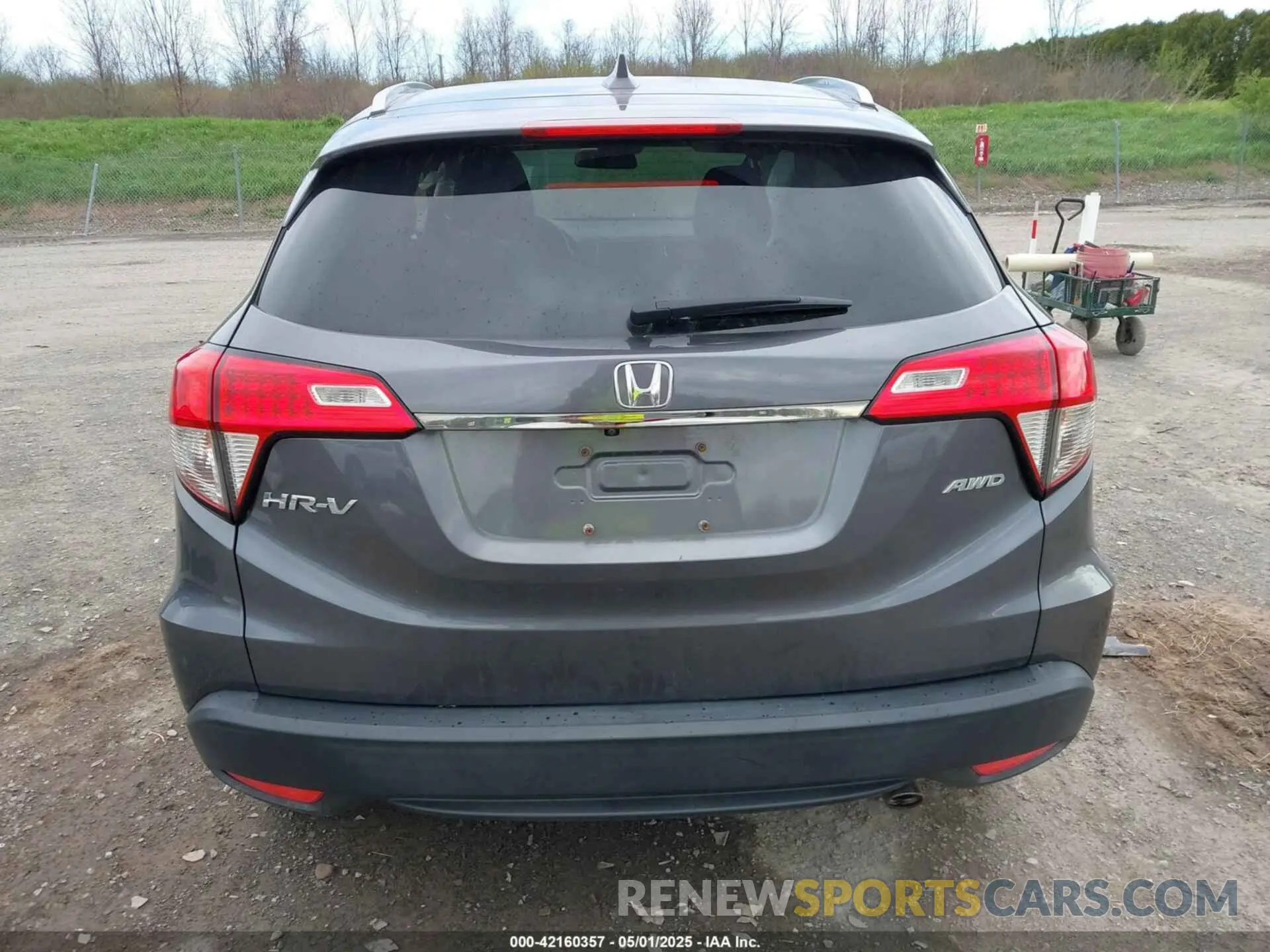 16 Photograph of a damaged car 3CZRU6H59KM719255 HONDA HR-V 2019