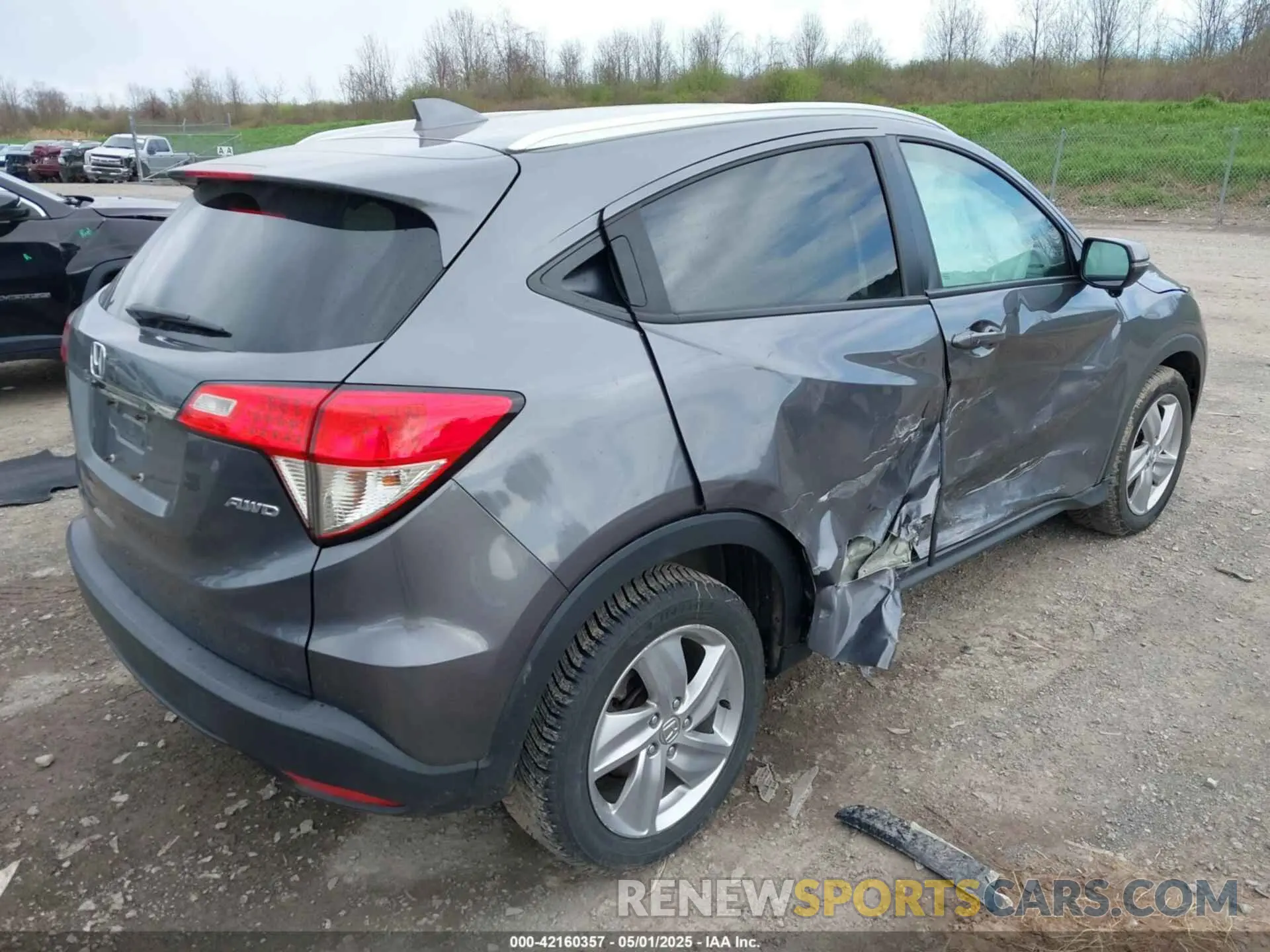 4 Photograph of a damaged car 3CZRU6H59KM719255 HONDA HR-V 2019