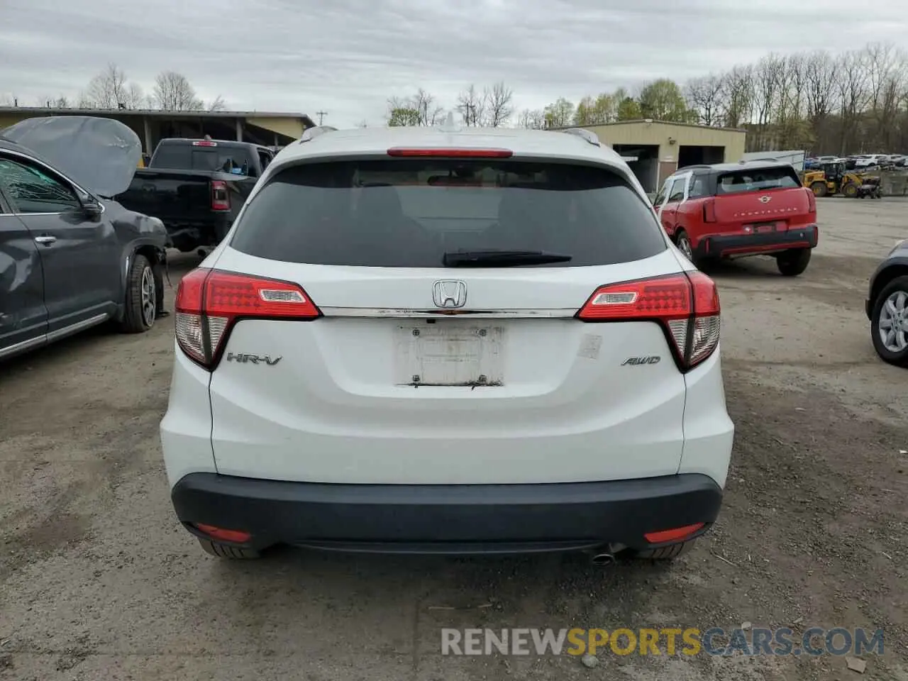 6 Photograph of a damaged car 3CZRU6H59KM724035 HONDA HR-V 2019