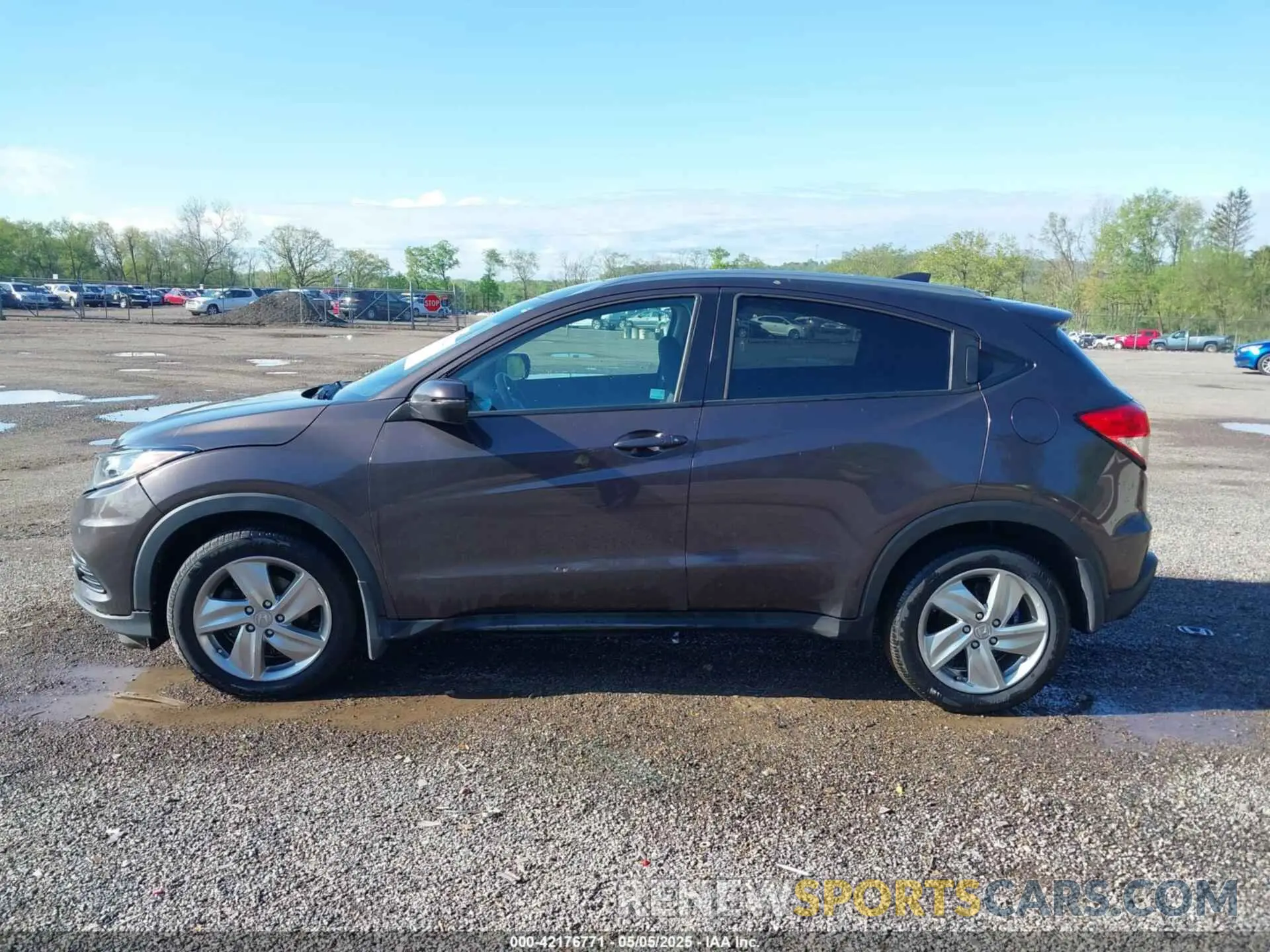 15 Photograph of a damaged car 3CZRU6H59KM728943 HONDA HR-V 2019