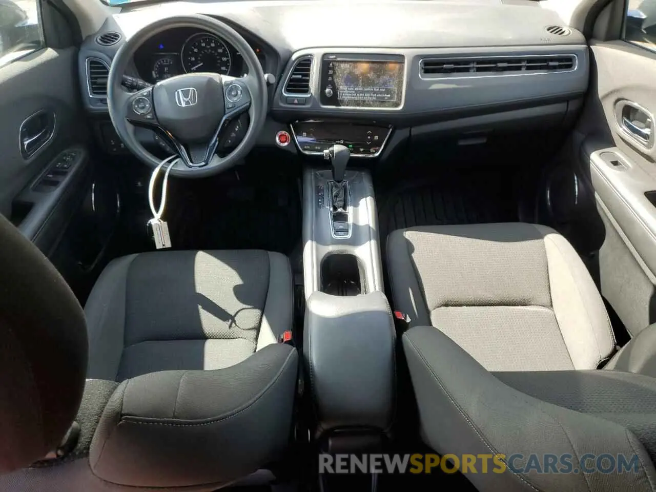 8 Photograph of a damaged car 3CZRU6H59KM731096 HONDA HR-V 2019