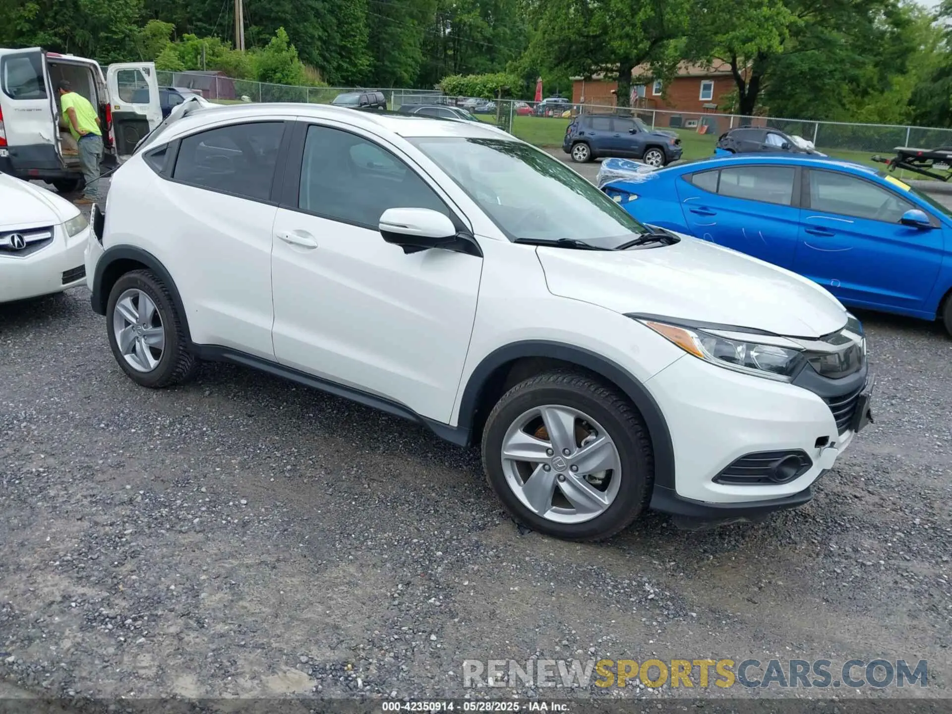 1 Photograph of a damaged car 3CZRU6H59KM733494 HONDA HR-V 2019