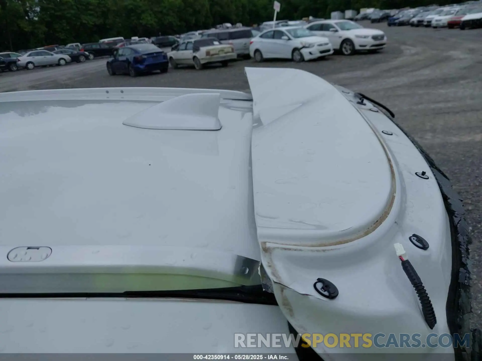 12 Photograph of a damaged car 3CZRU6H59KM733494 HONDA HR-V 2019