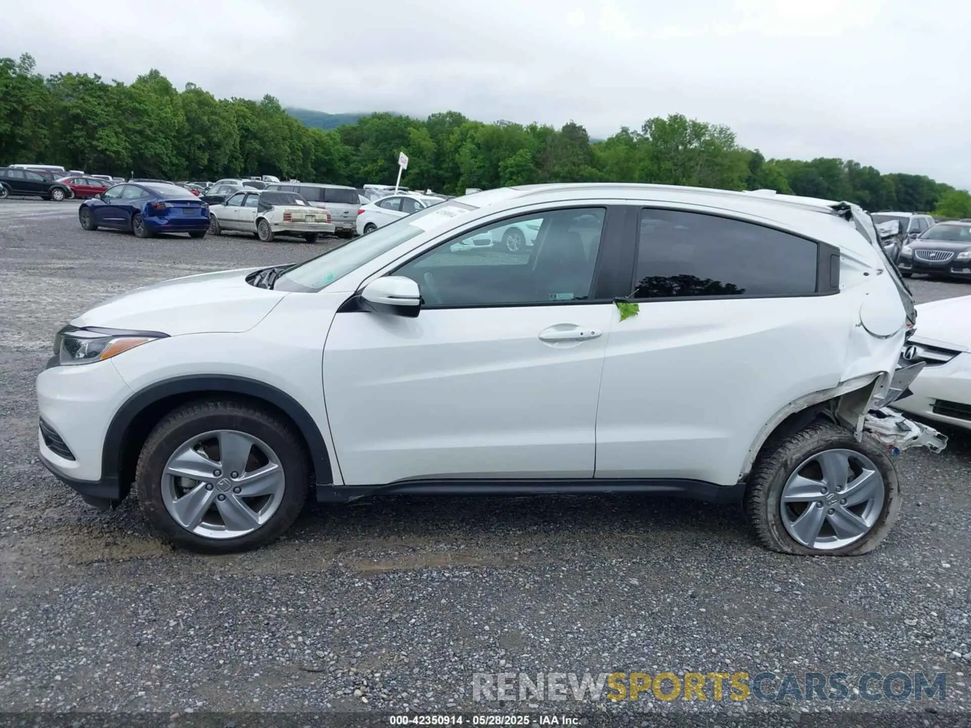 15 Photograph of a damaged car 3CZRU6H59KM733494 HONDA HR-V 2019