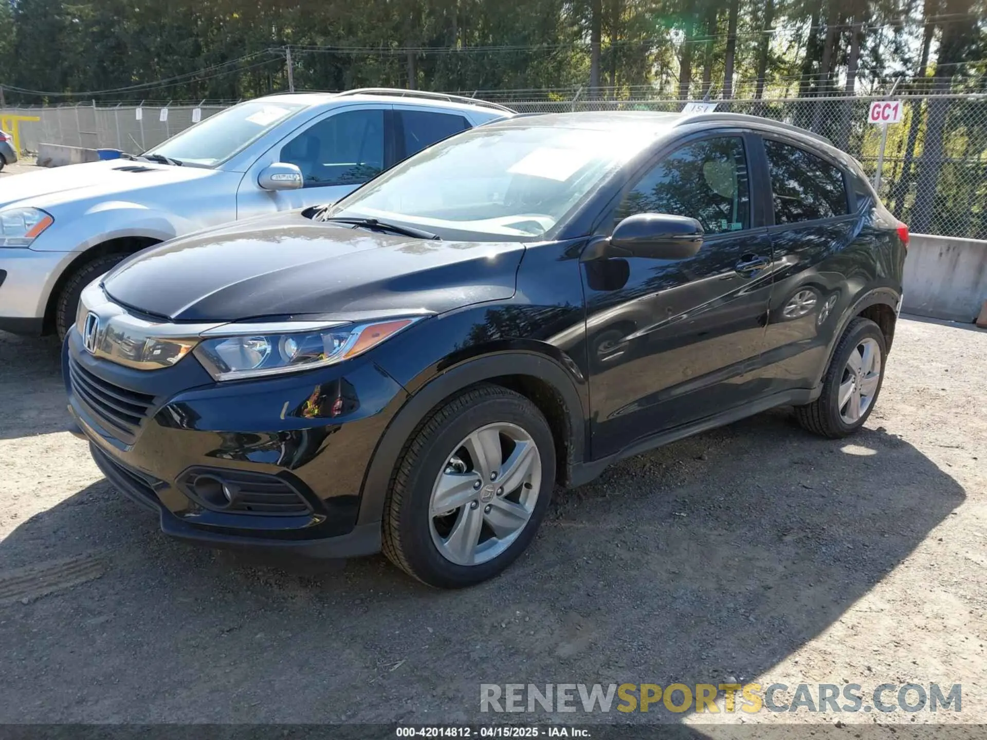 2 Photograph of a damaged car 3CZRU6H59KM736797 HONDA HR-V 2019