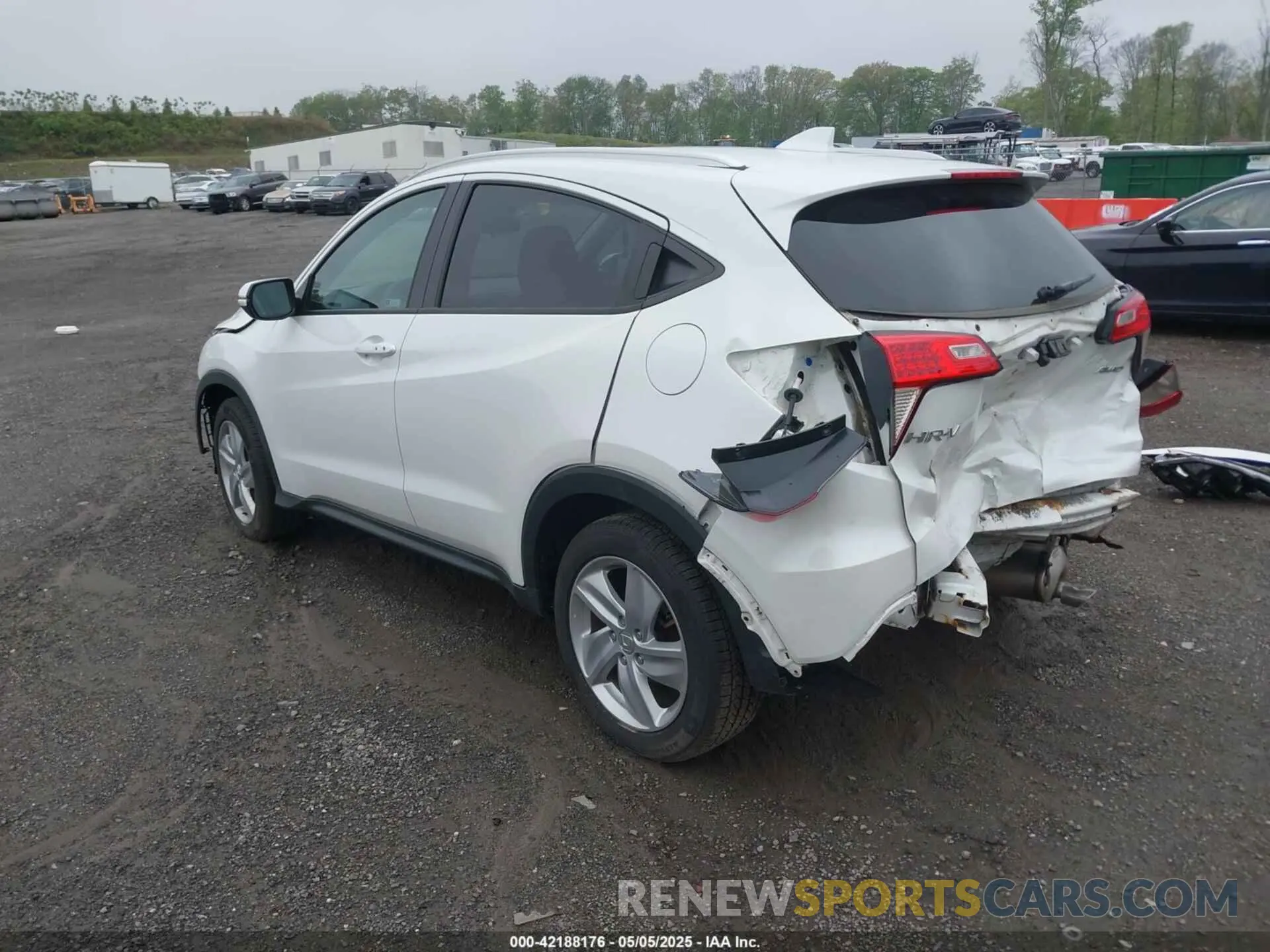 3 Photograph of a damaged car 3CZRU6H5XKM735531 HONDA HR-V 2019