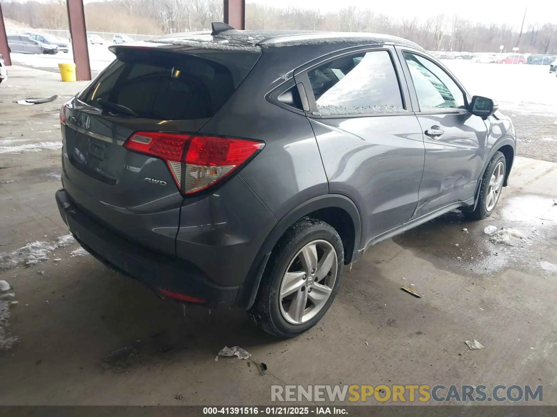4 Photograph of a damaged car 3CZRU6H70KM710784 HONDA HR-V 2019